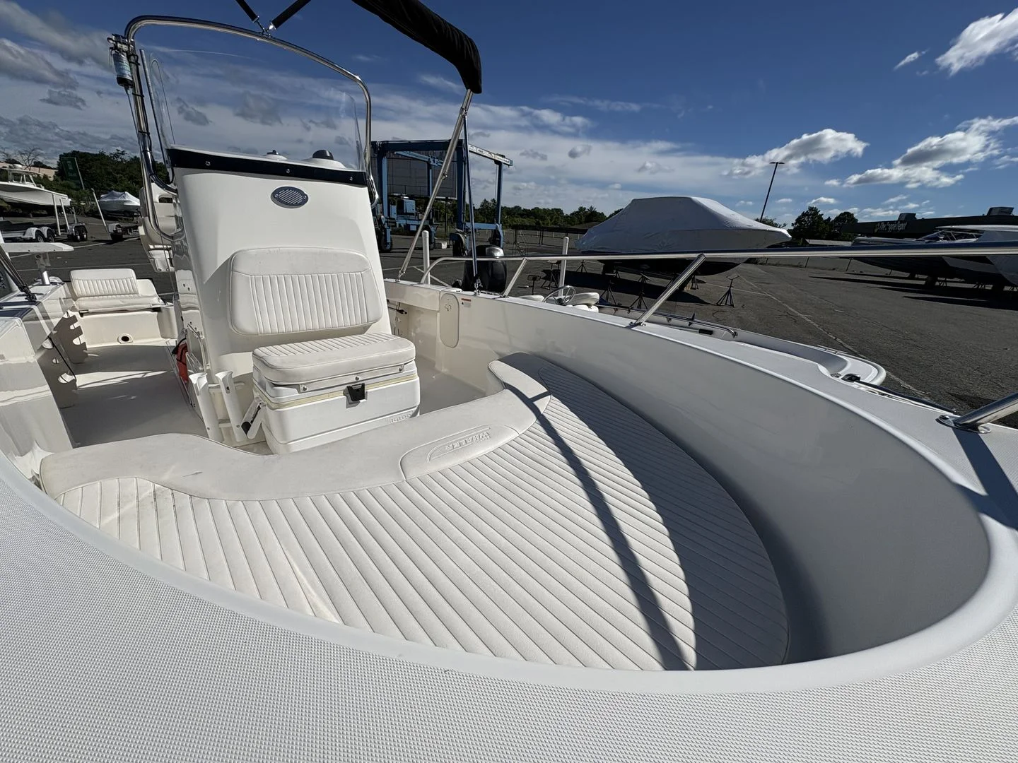 2017 Boston Whaler 190 OUTRAGE Image Thumbnail #1