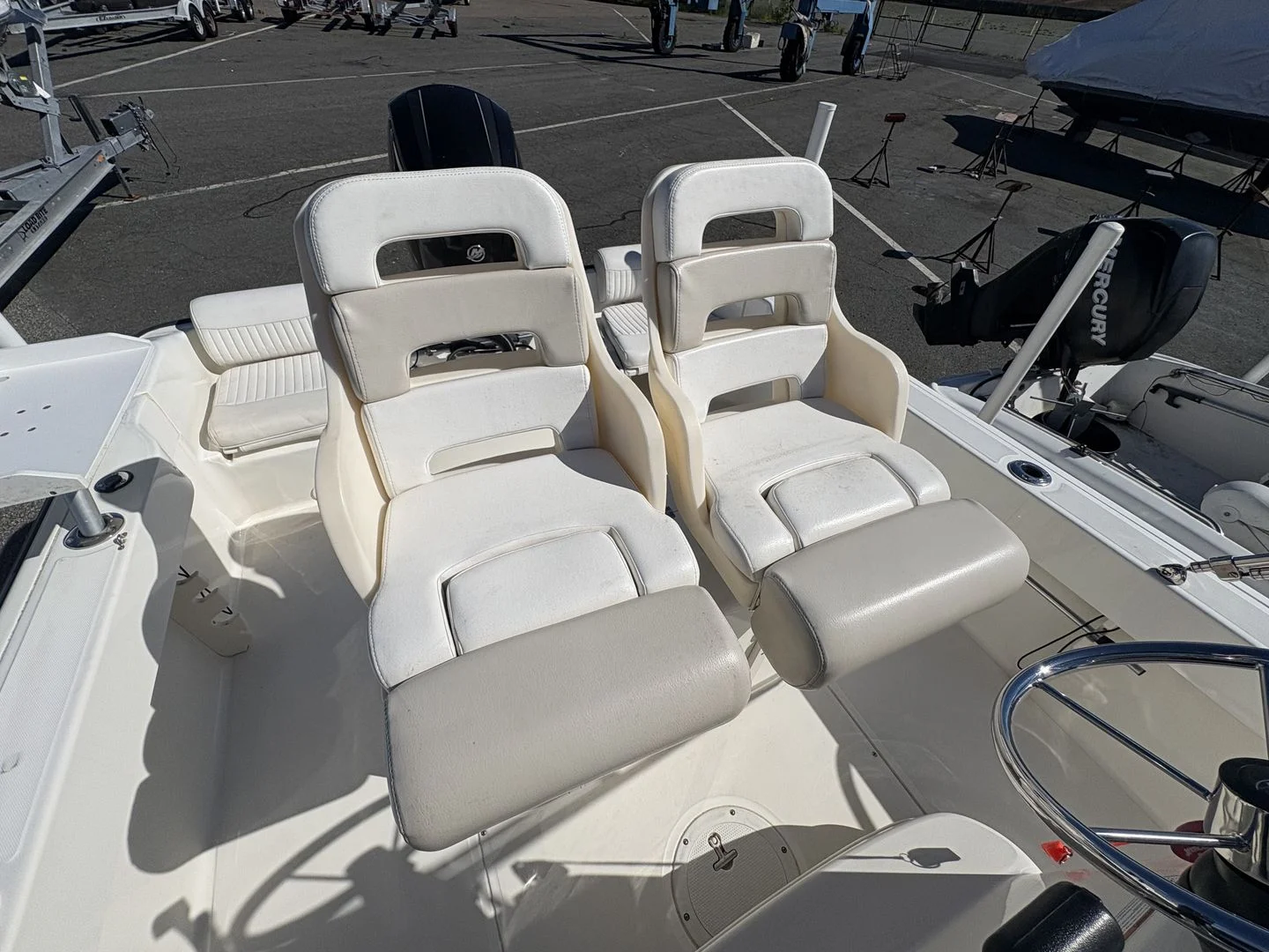 2017 Boston Whaler 190 OUTRAGE Image Thumbnail #7