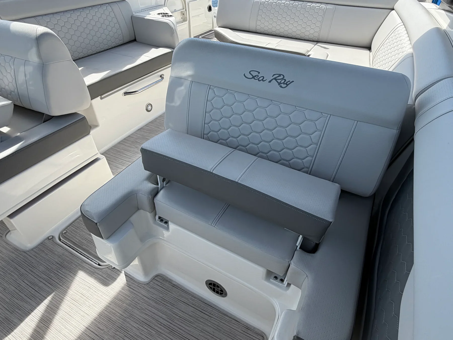 2024 Sea Ray 270 SD OB Image Thumbnail #20