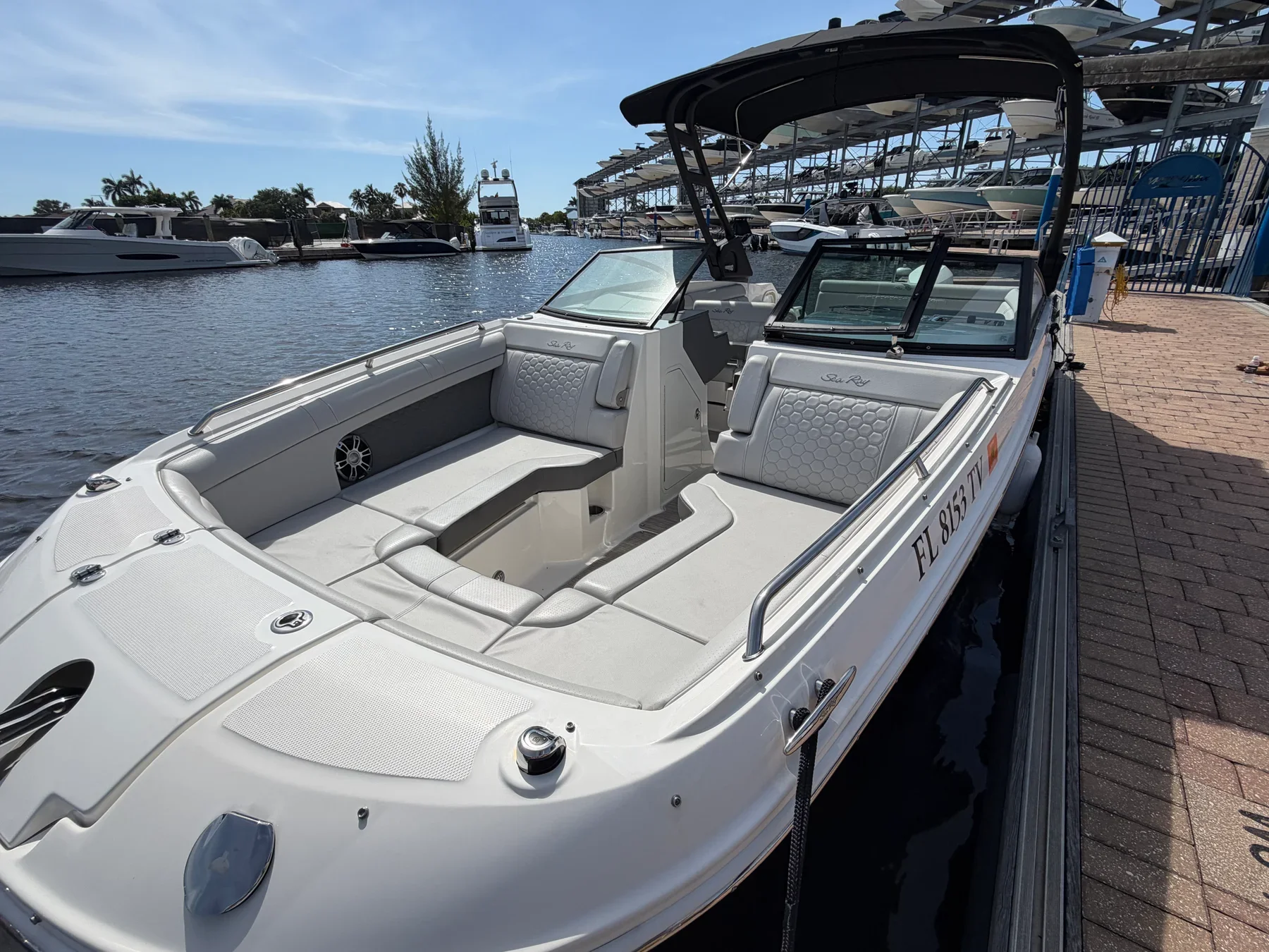 2024 Sea Ray 270 SD OB Image Thumbnail #12