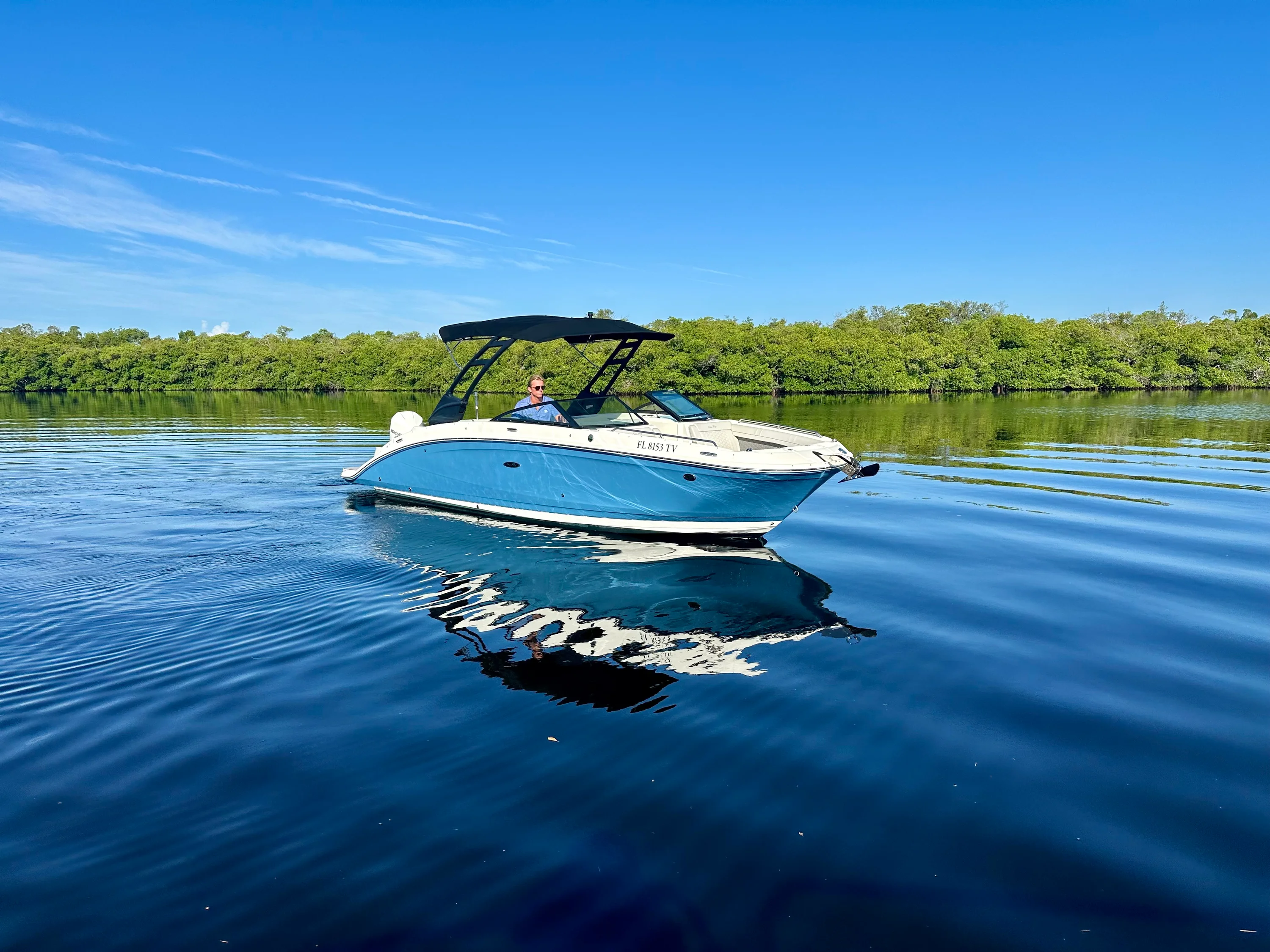 2024 Sea Ray 270 SD OB Image Thumbnail #3