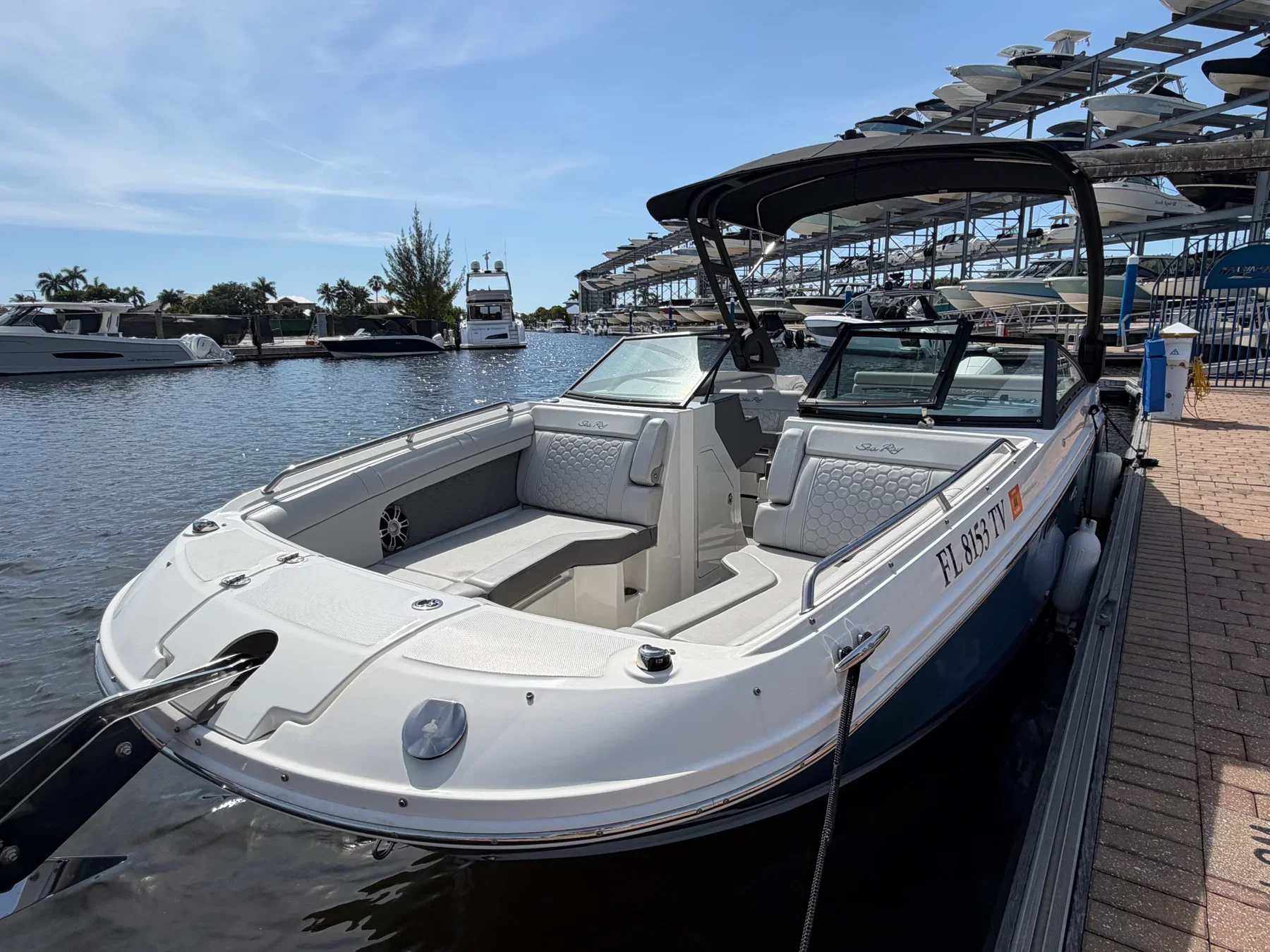2024 Sea Ray 270 SD OB Image Thumbnail #11