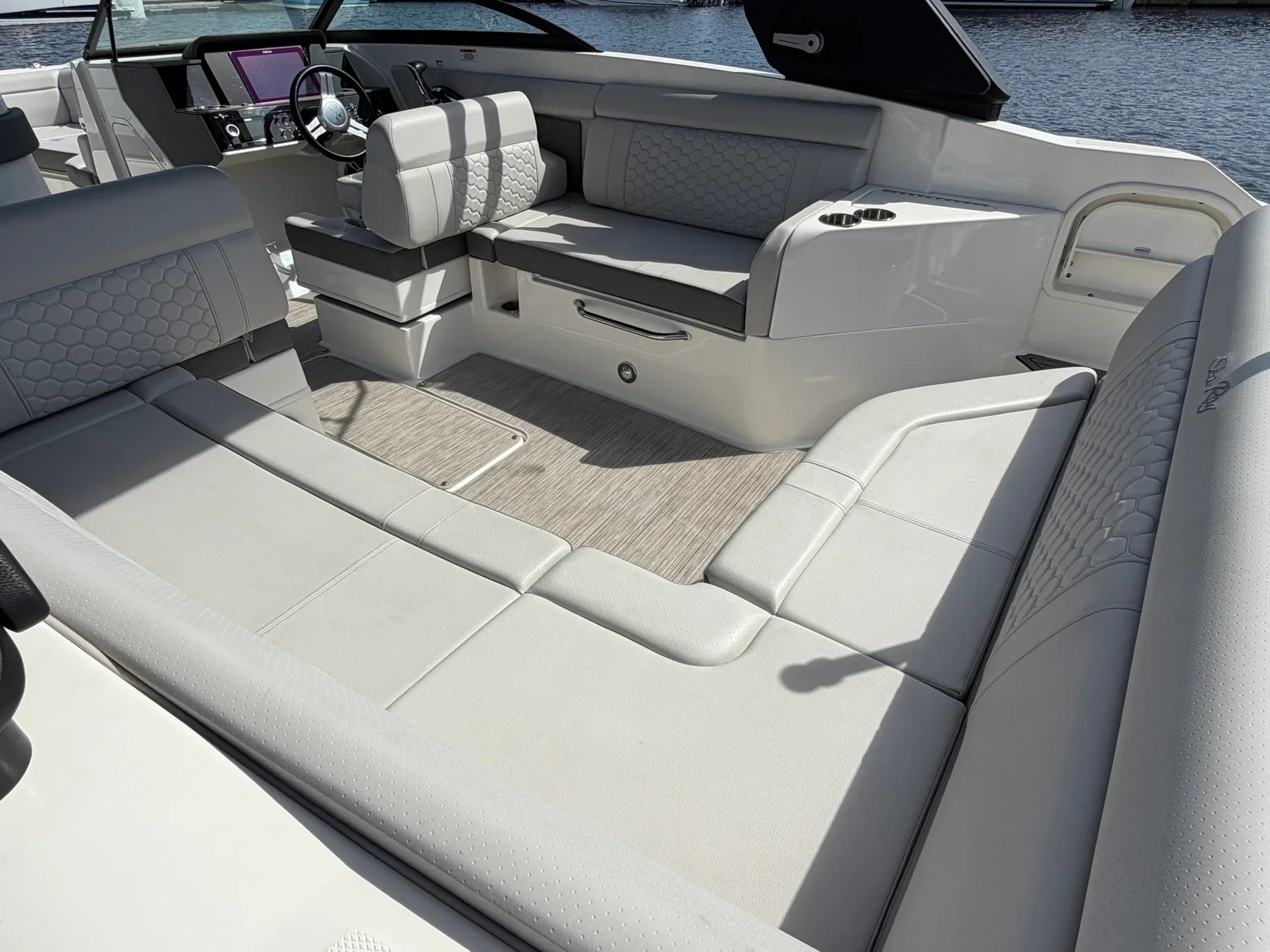 2024 Sea Ray 270 SD OB Image Thumbnail #18