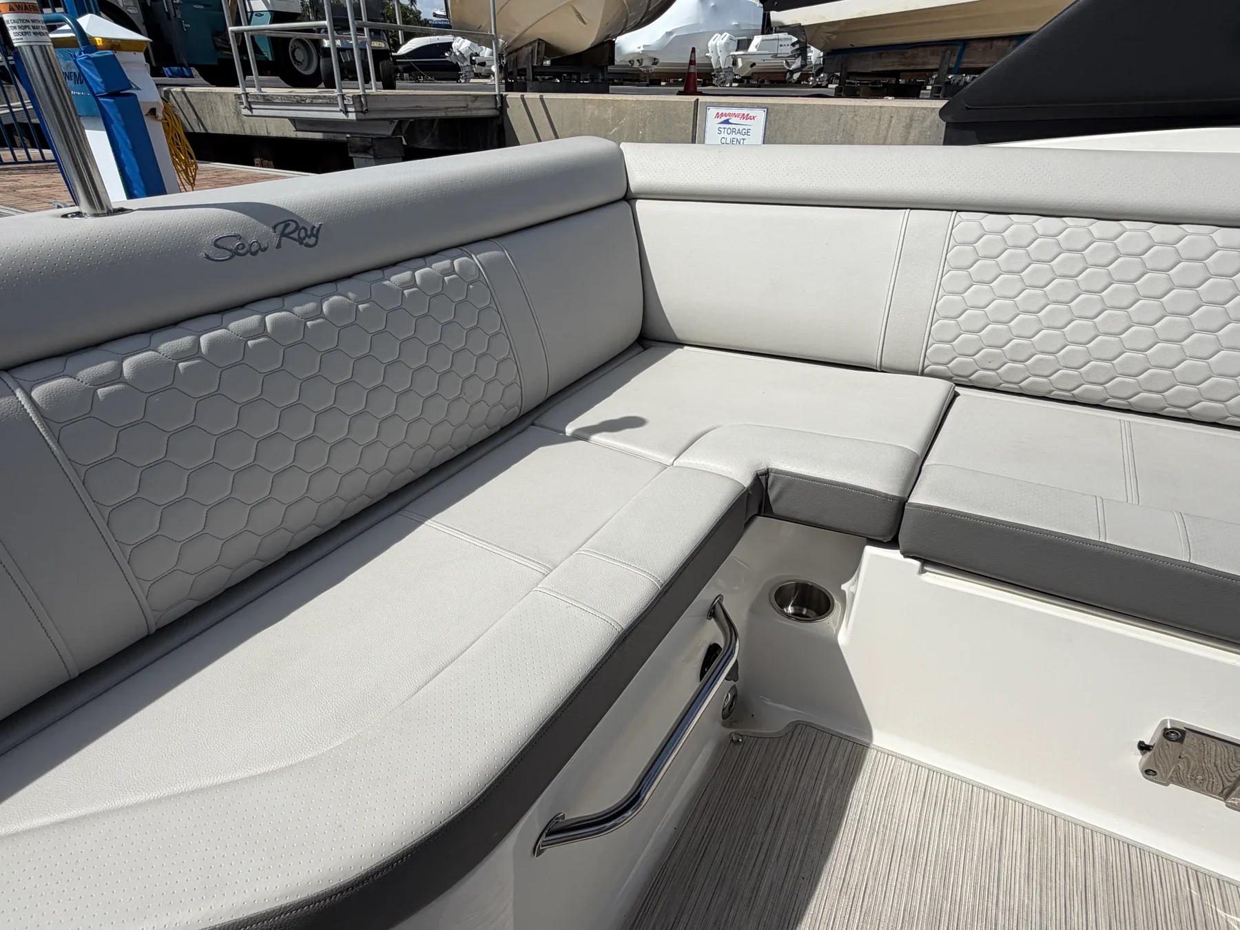 2024 Sea Ray 270 SD OB Image Thumbnail #24