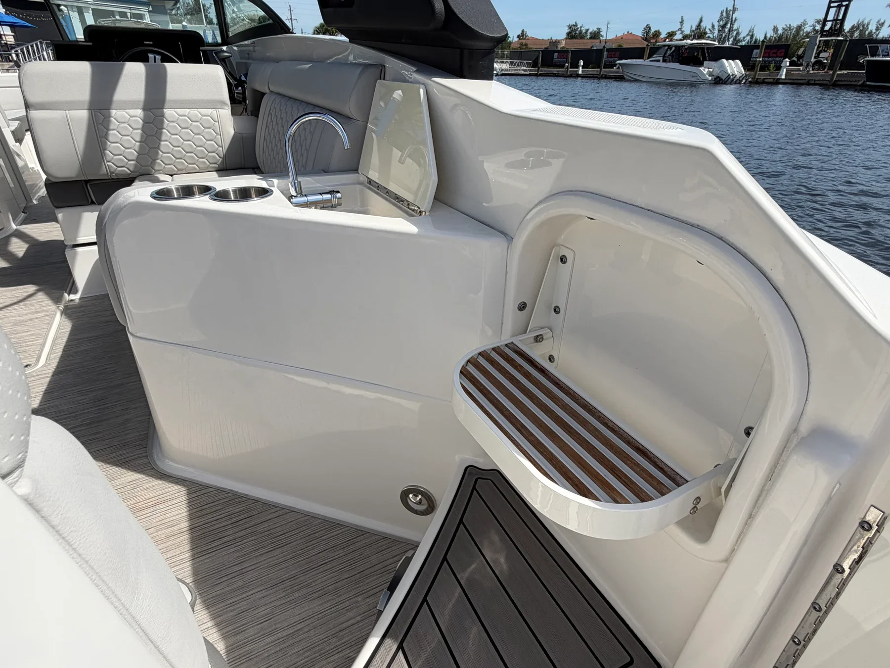 2024 Sea Ray 270 SD OB Image Thumbnail #25