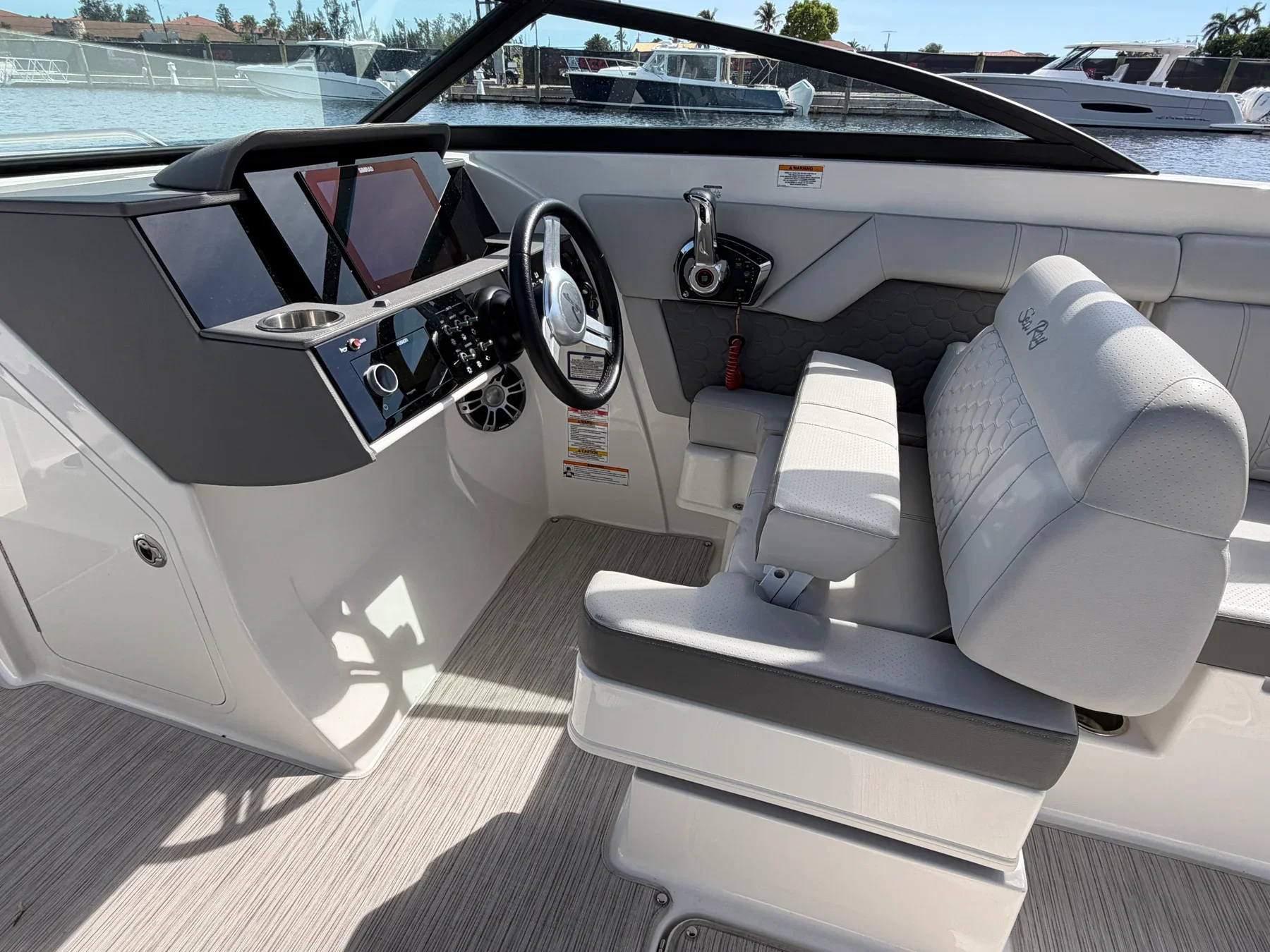 2024 Sea Ray 270 SD OB Image Thumbnail #27