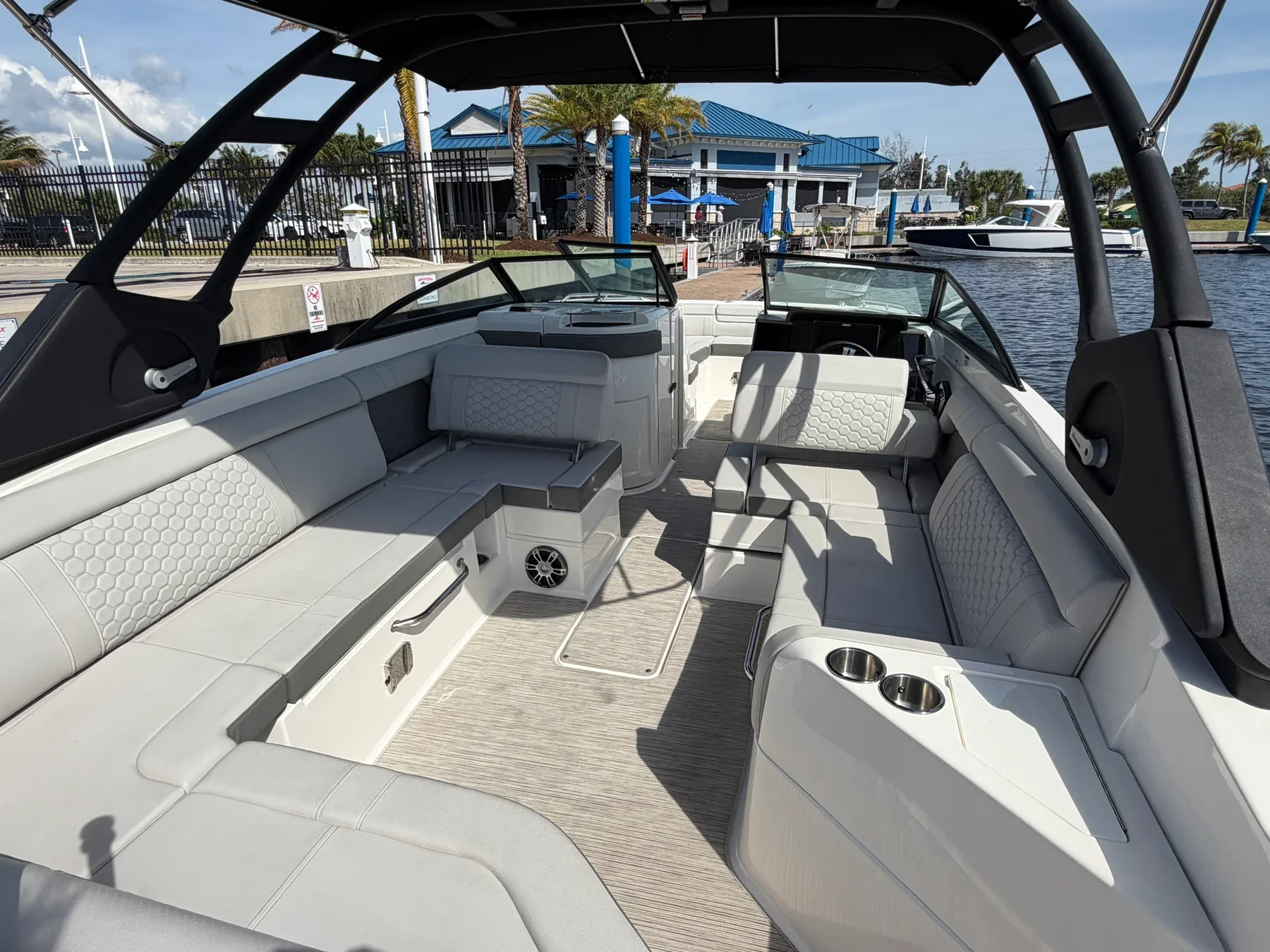 2024 Sea Ray 270 SD OB Image Thumbnail #16