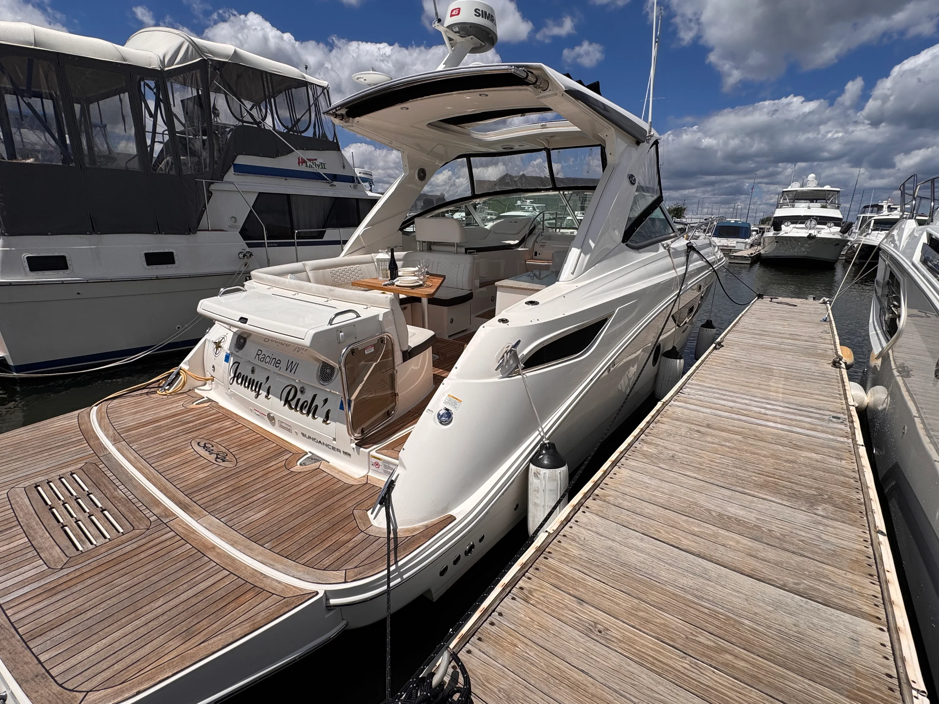 2018 Sea Ray 350 SUNDANCER Image Thumbnail #1