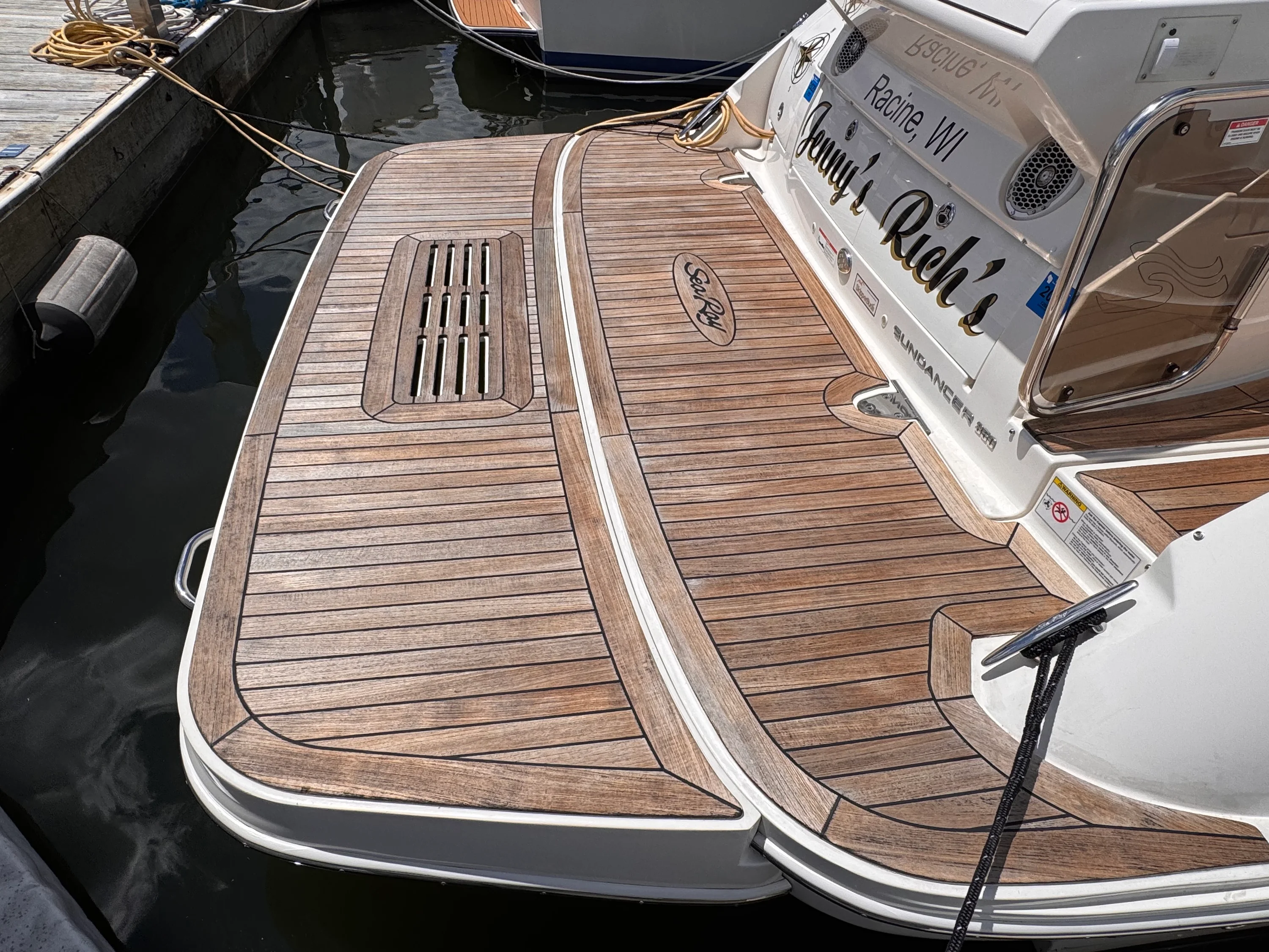 2018 Sea Ray 350 SUNDANCER Image Thumbnail #7