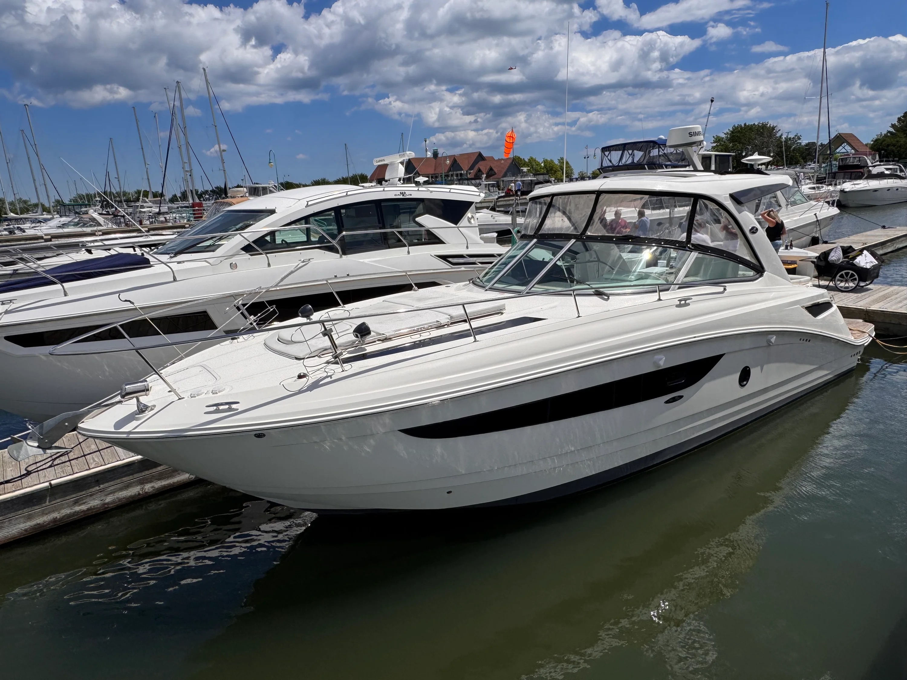 2018 Sea Ray 350 SUNDANCER Image Thumbnail #5