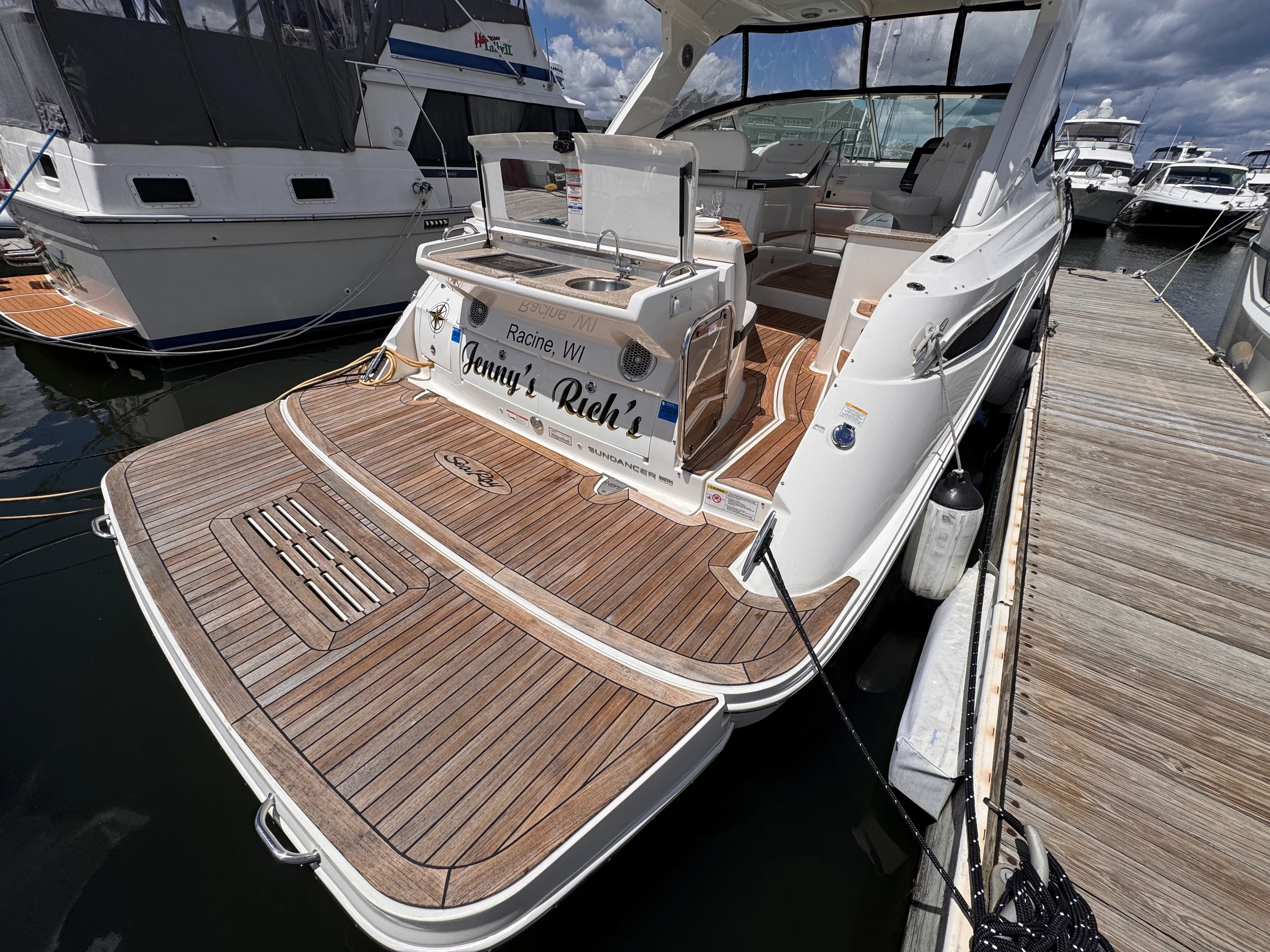 2018 Sea Ray 350 SUNDANCER Image Thumbnail #9