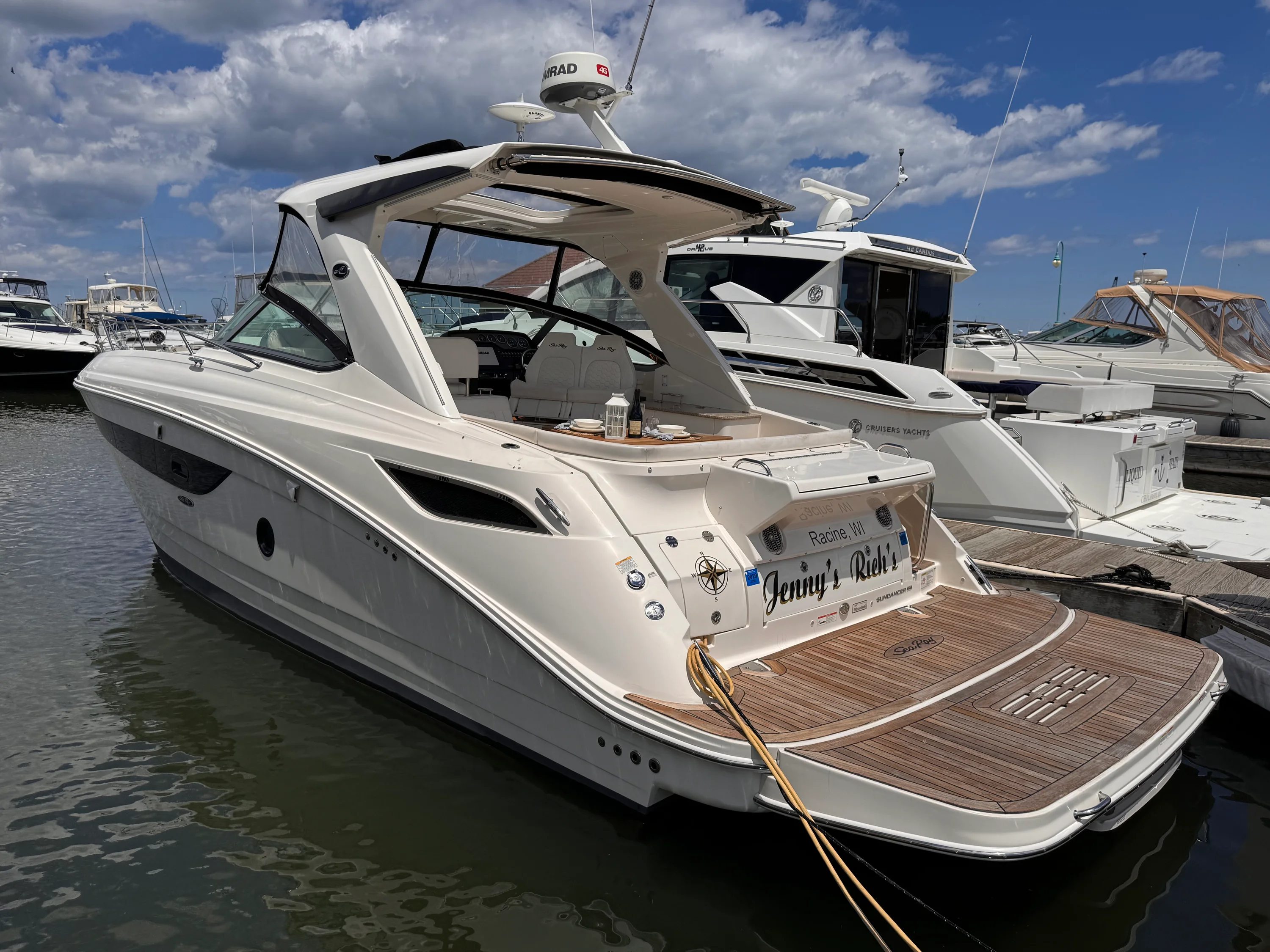 2018 Sea Ray 350 SUNDANCER Image Thumbnail #0