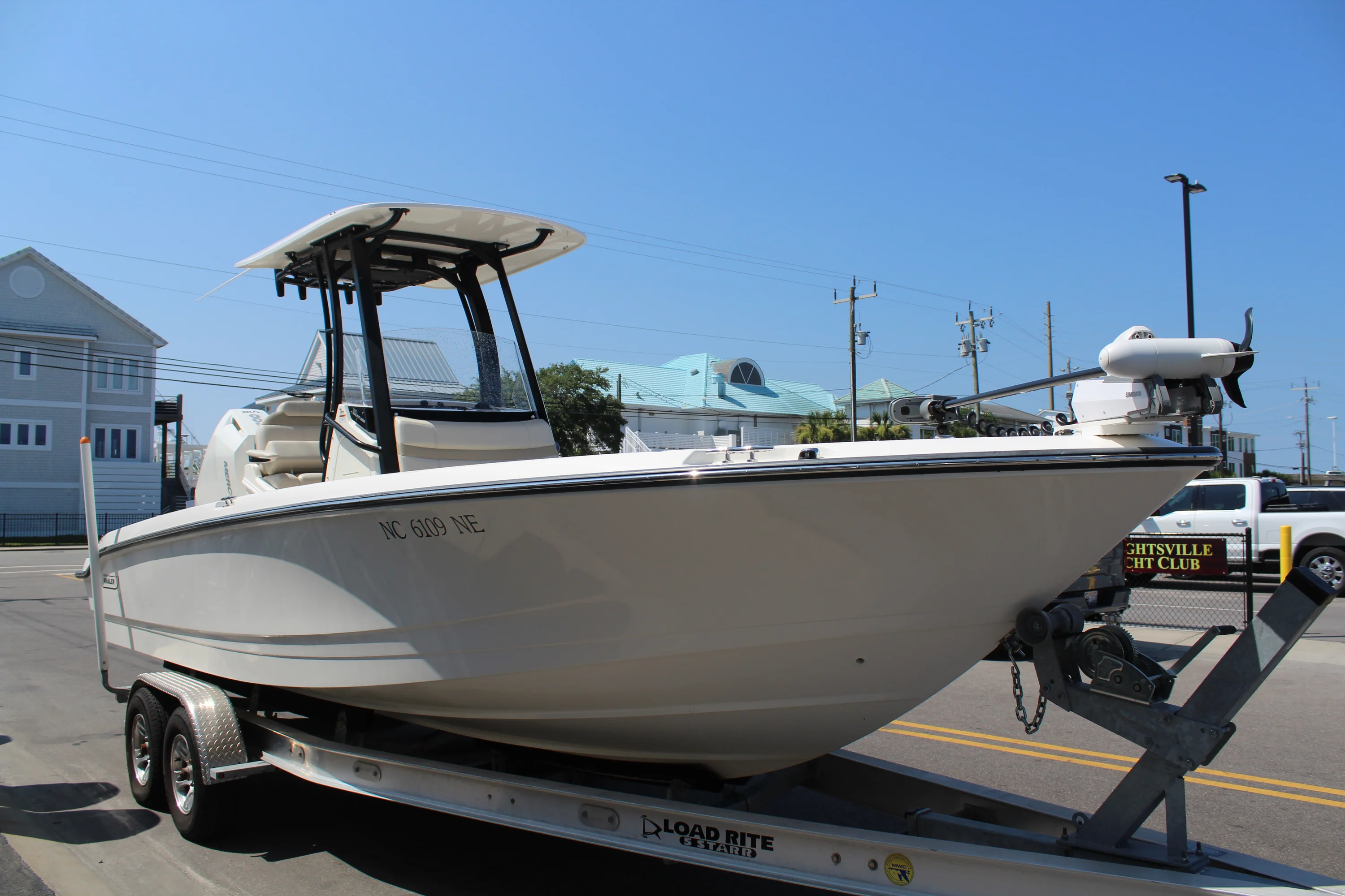 2025 Boston Whaler 250 DAUNTLESS Image Thumbnail #5