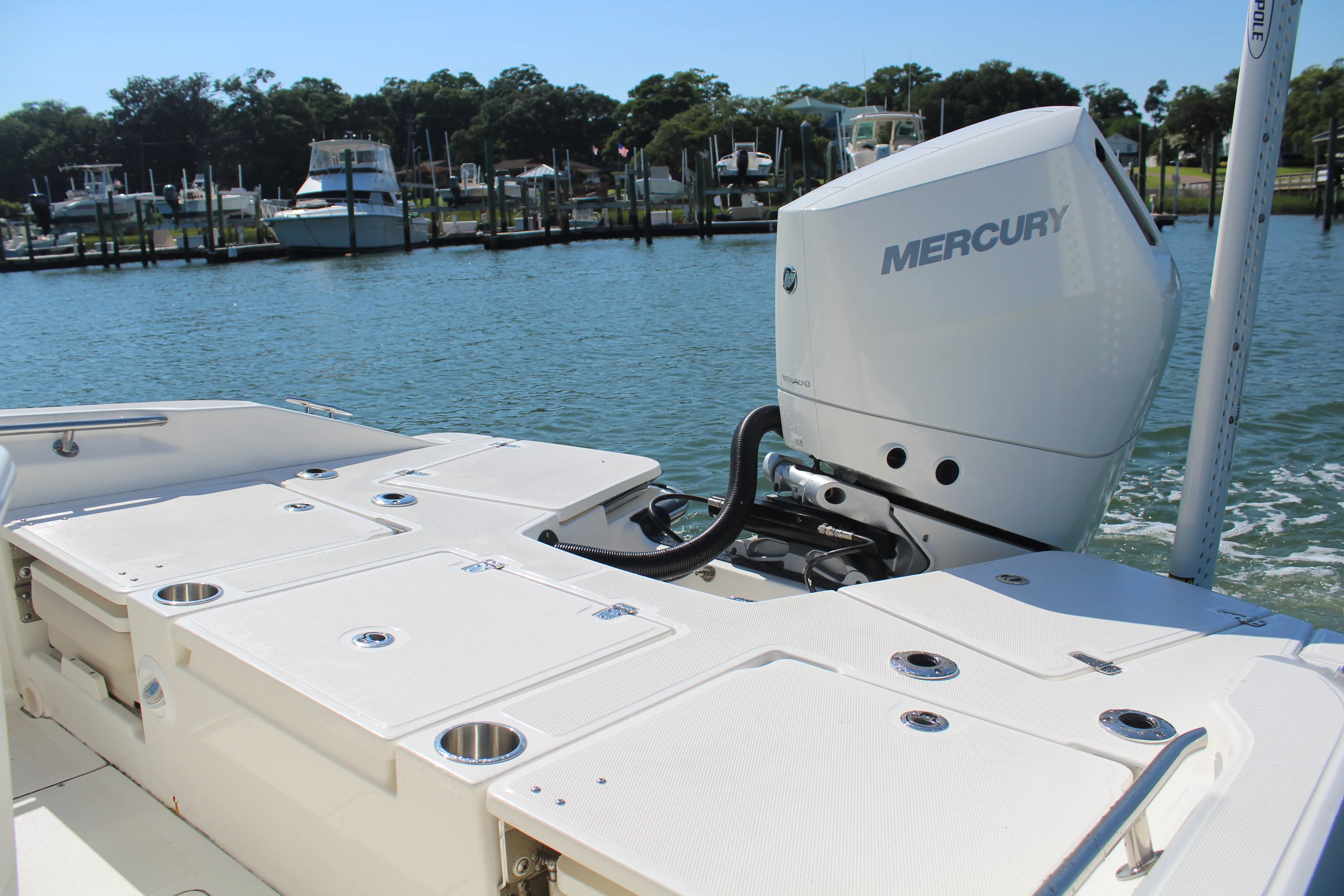 2025 Boston Whaler 250 DAUNTLESS Image Thumbnail #22