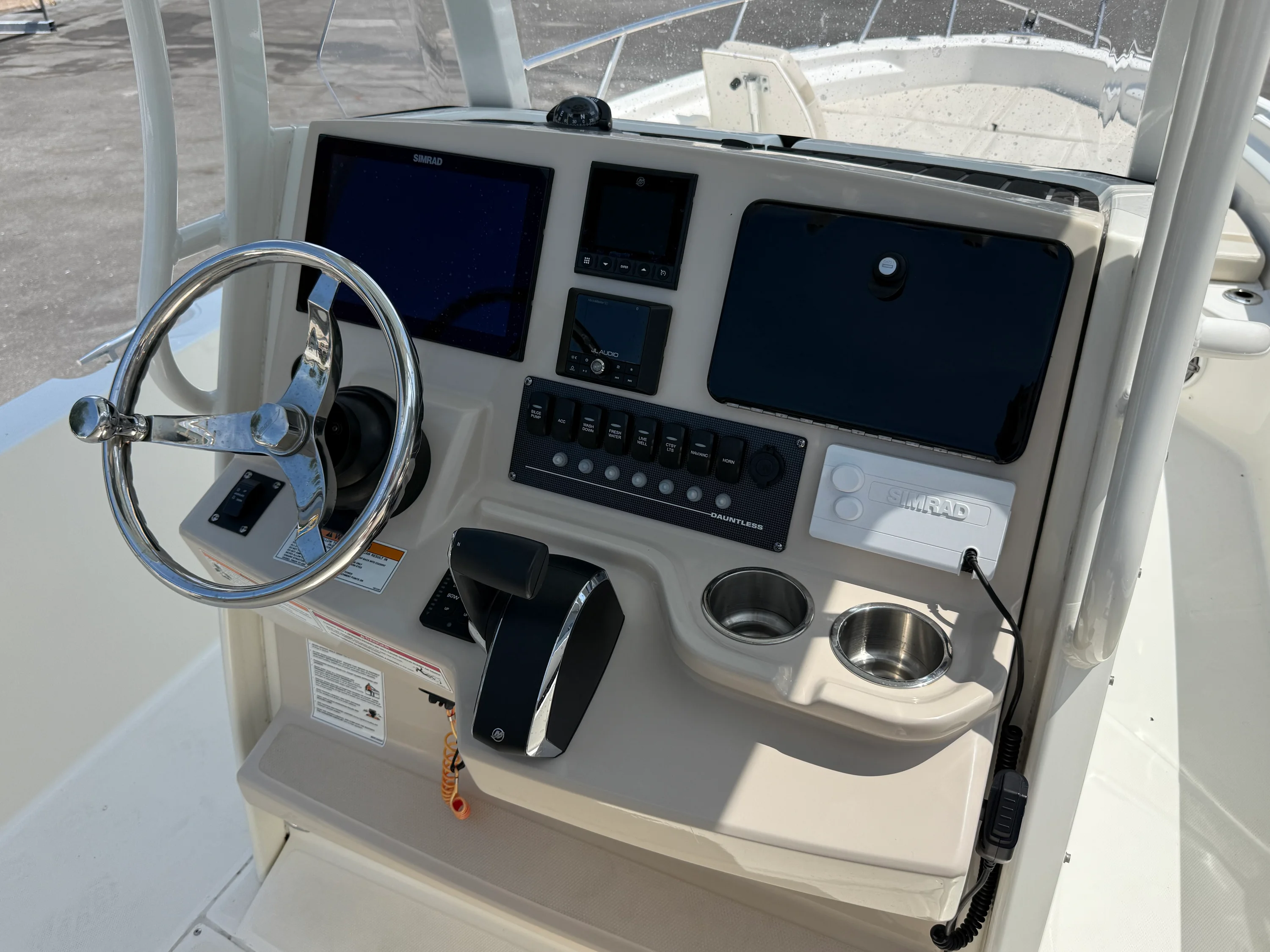 2024 Boston Whaler 25 DAUNTLESS Image Thumbnail #19