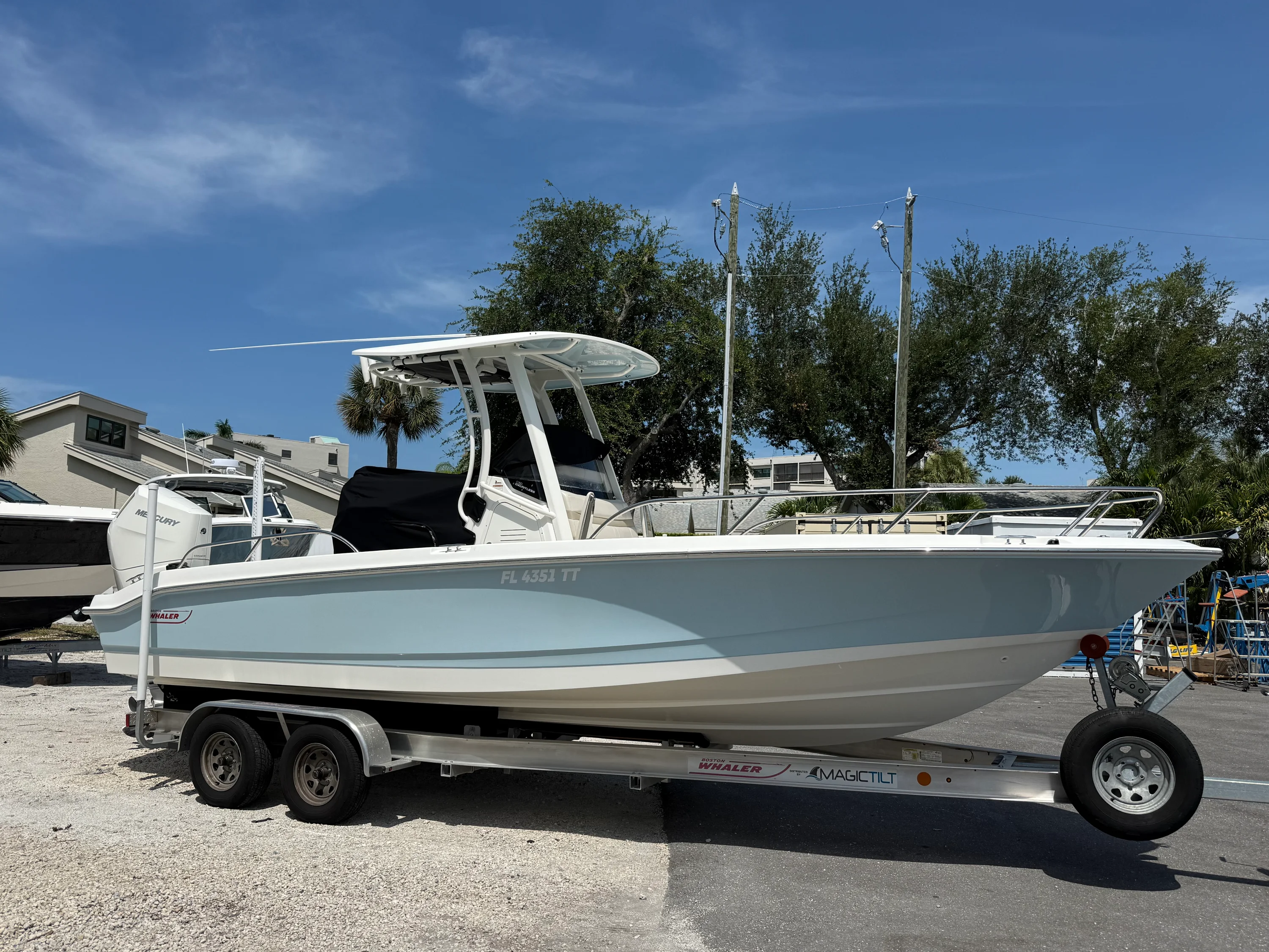 2024 Boston Whaler 25 DAUNTLESS Image Thumbnail #5