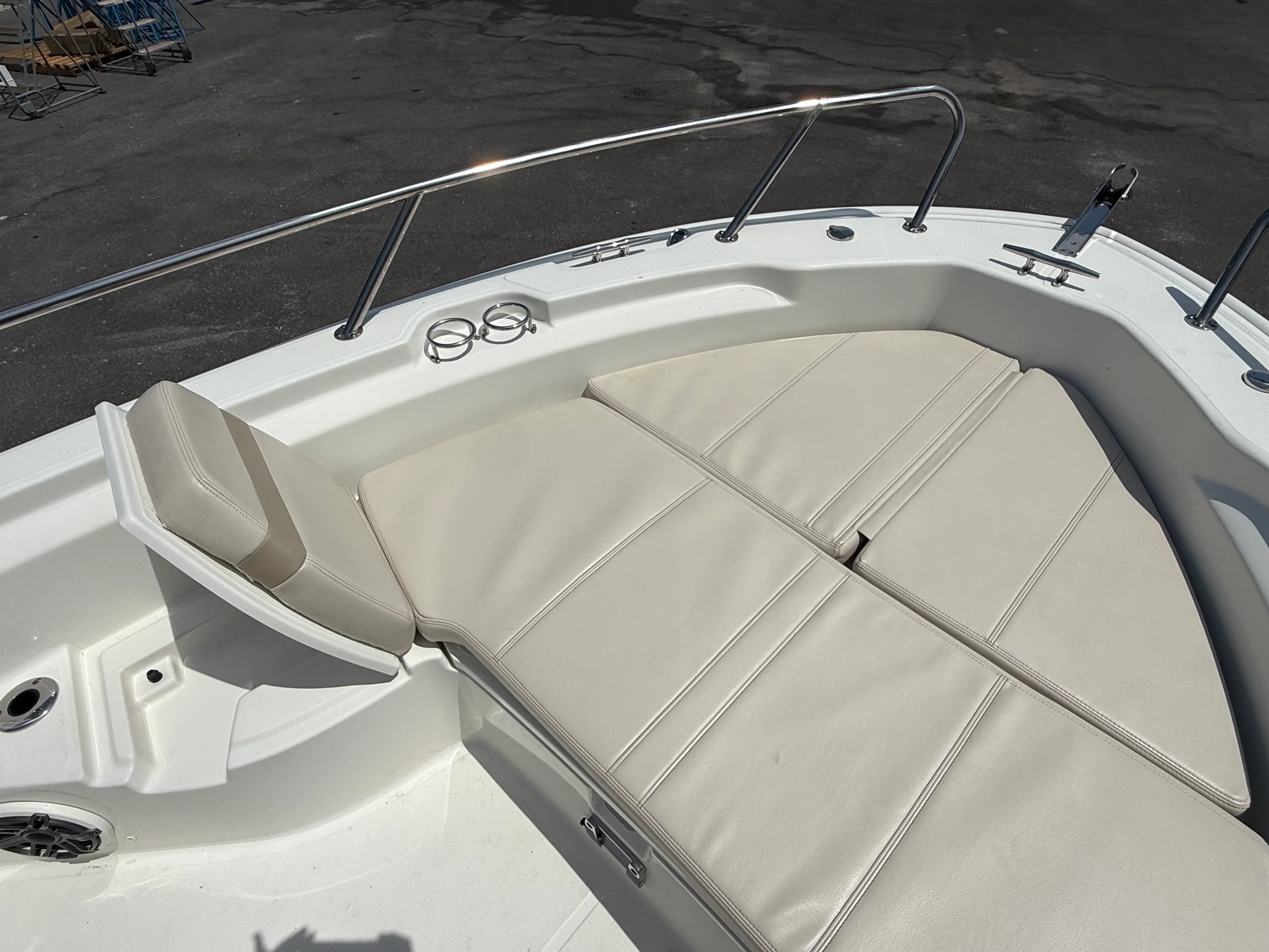 2024 Boston Whaler 25 DAUNTLESS Image Thumbnail #32