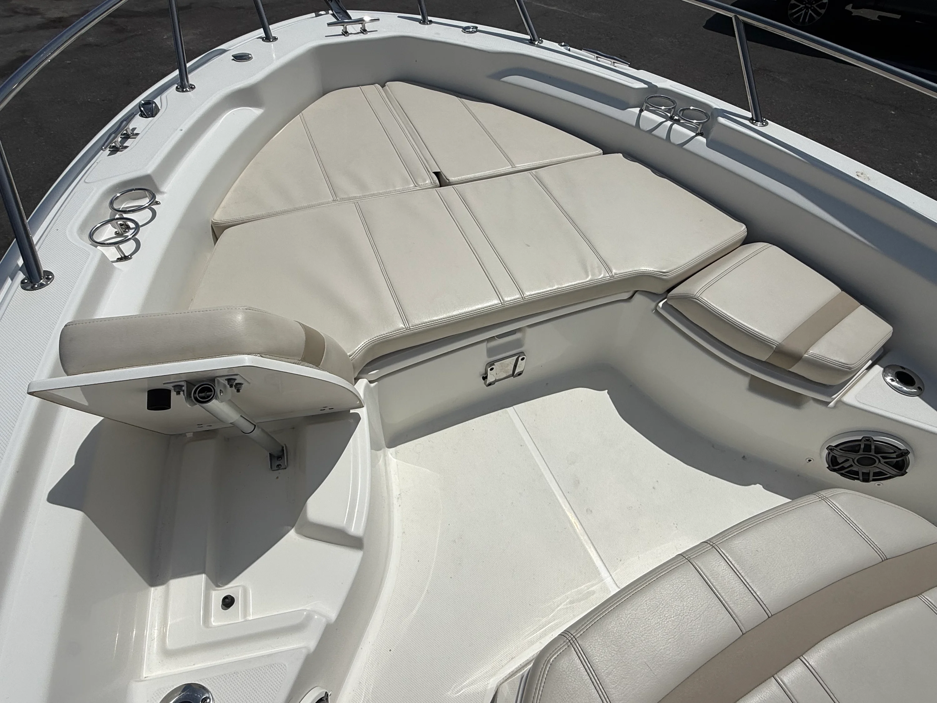 2024 Boston Whaler 25 DAUNTLESS Image Thumbnail #31