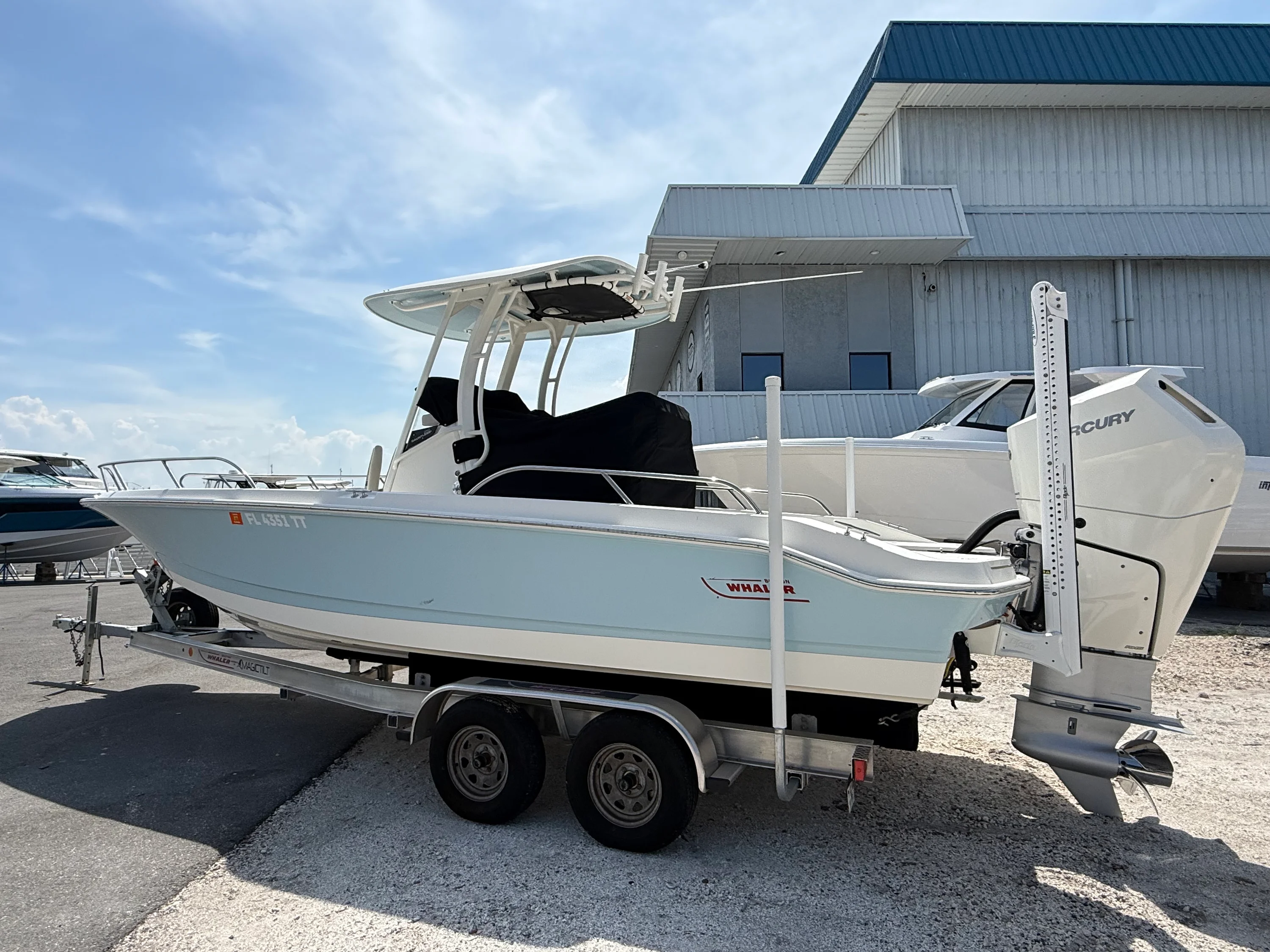 2024 Boston Whaler 25 DAUNTLESS Image Thumbnail #2