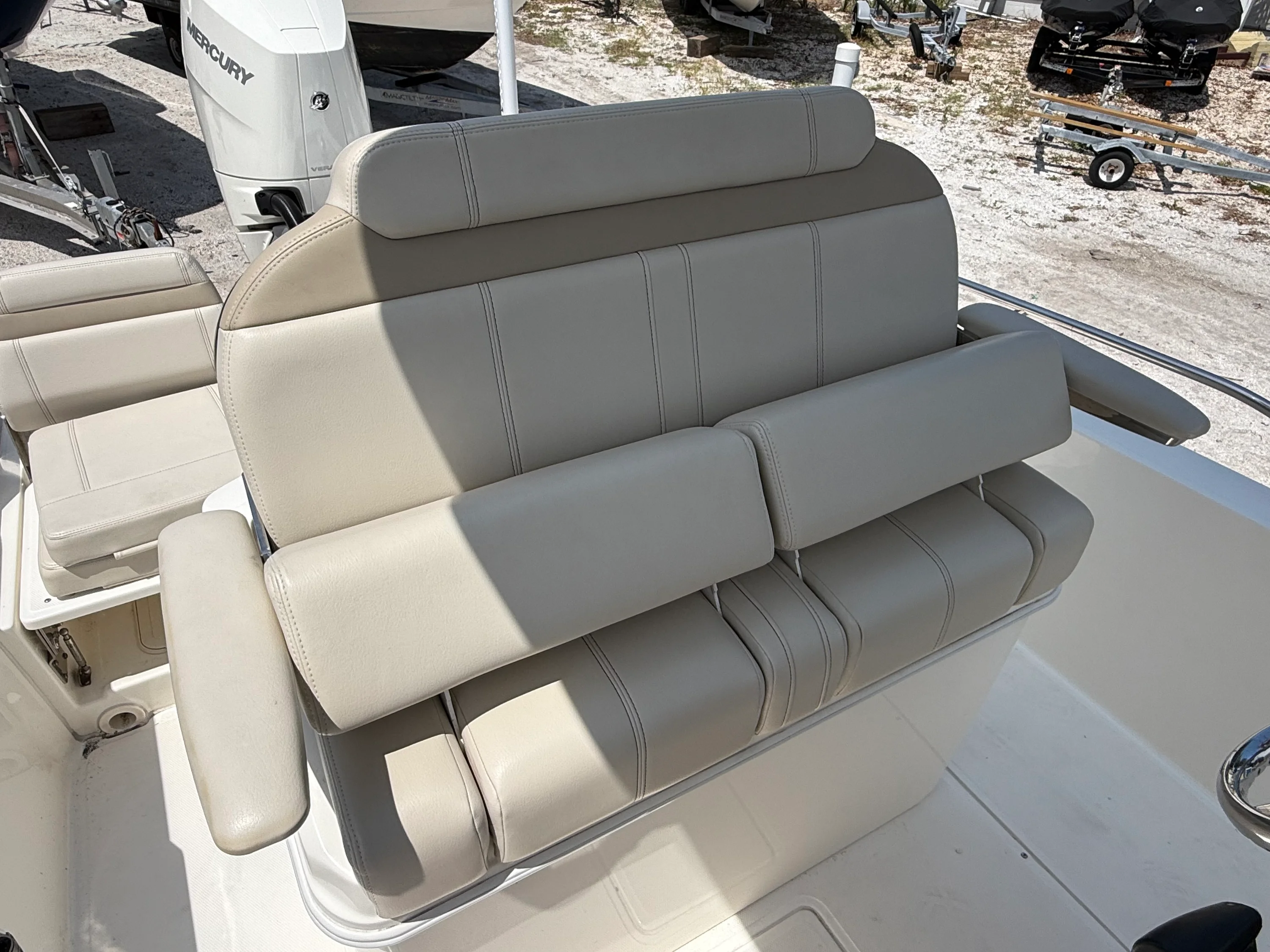 2024 Boston Whaler 25 DAUNTLESS Image Thumbnail #25