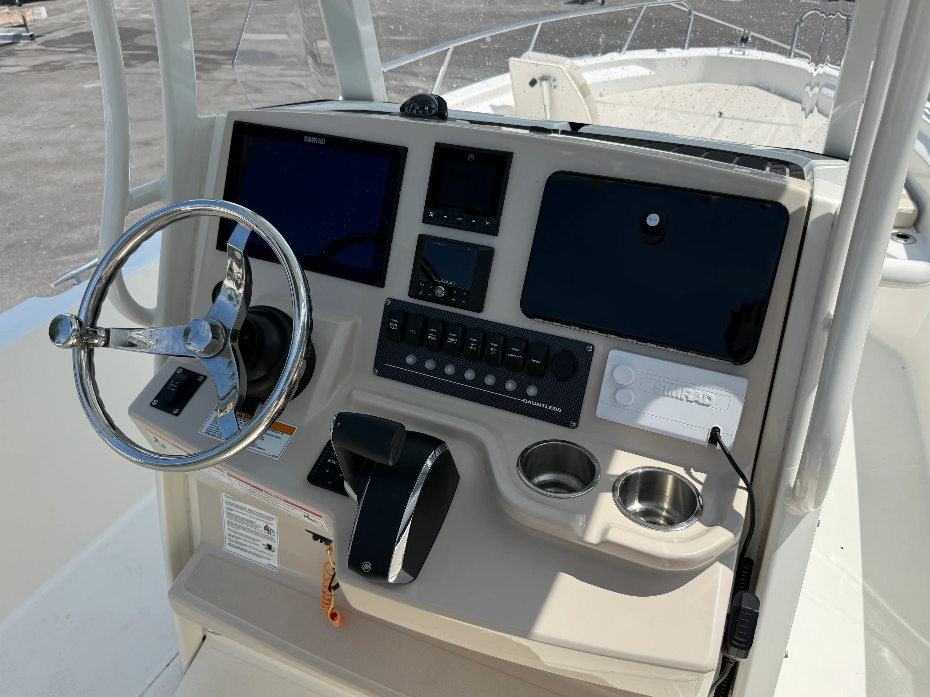 2024 Boston Whaler 25 DAUNTLESS Image Thumbnail #17