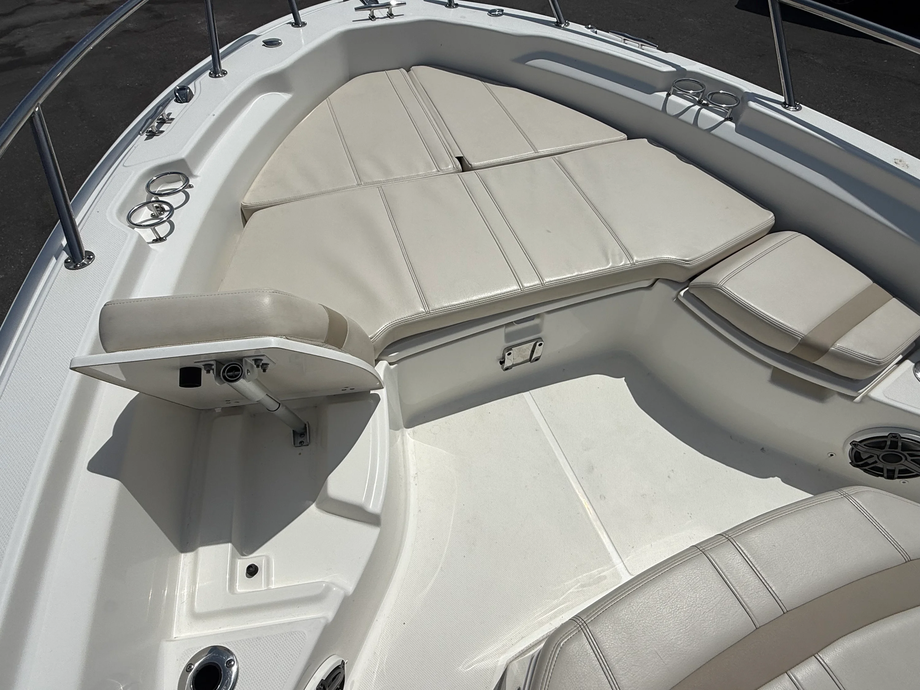 2024 Boston Whaler 25 DAUNTLESS Image Thumbnail #30