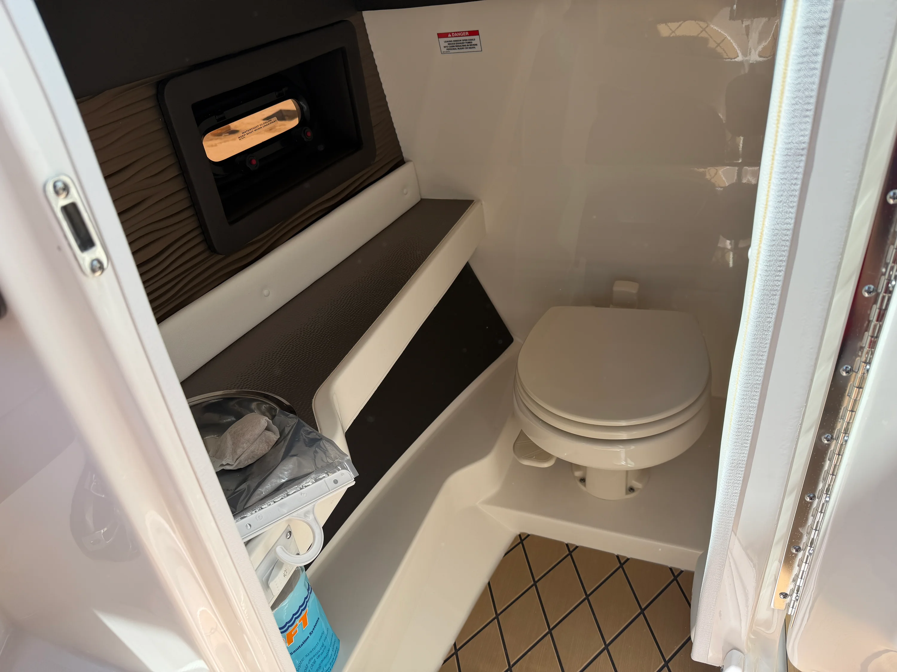 2022 Sea Ray 280 SLX Image Thumbnail #4
