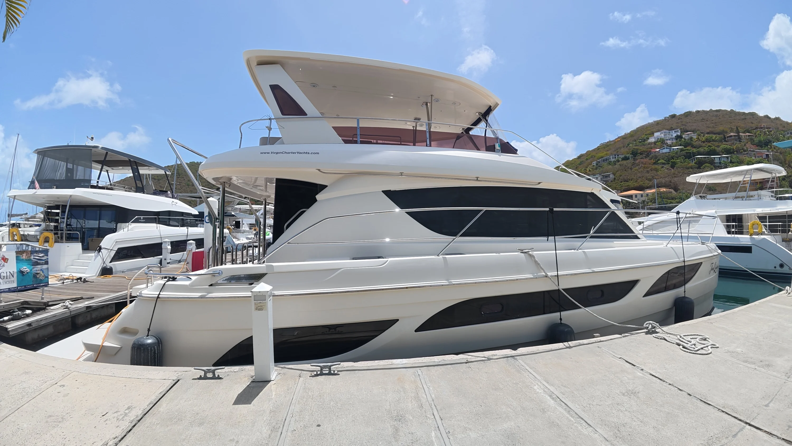 2016 Aquila 48 Image Thumbnail #6