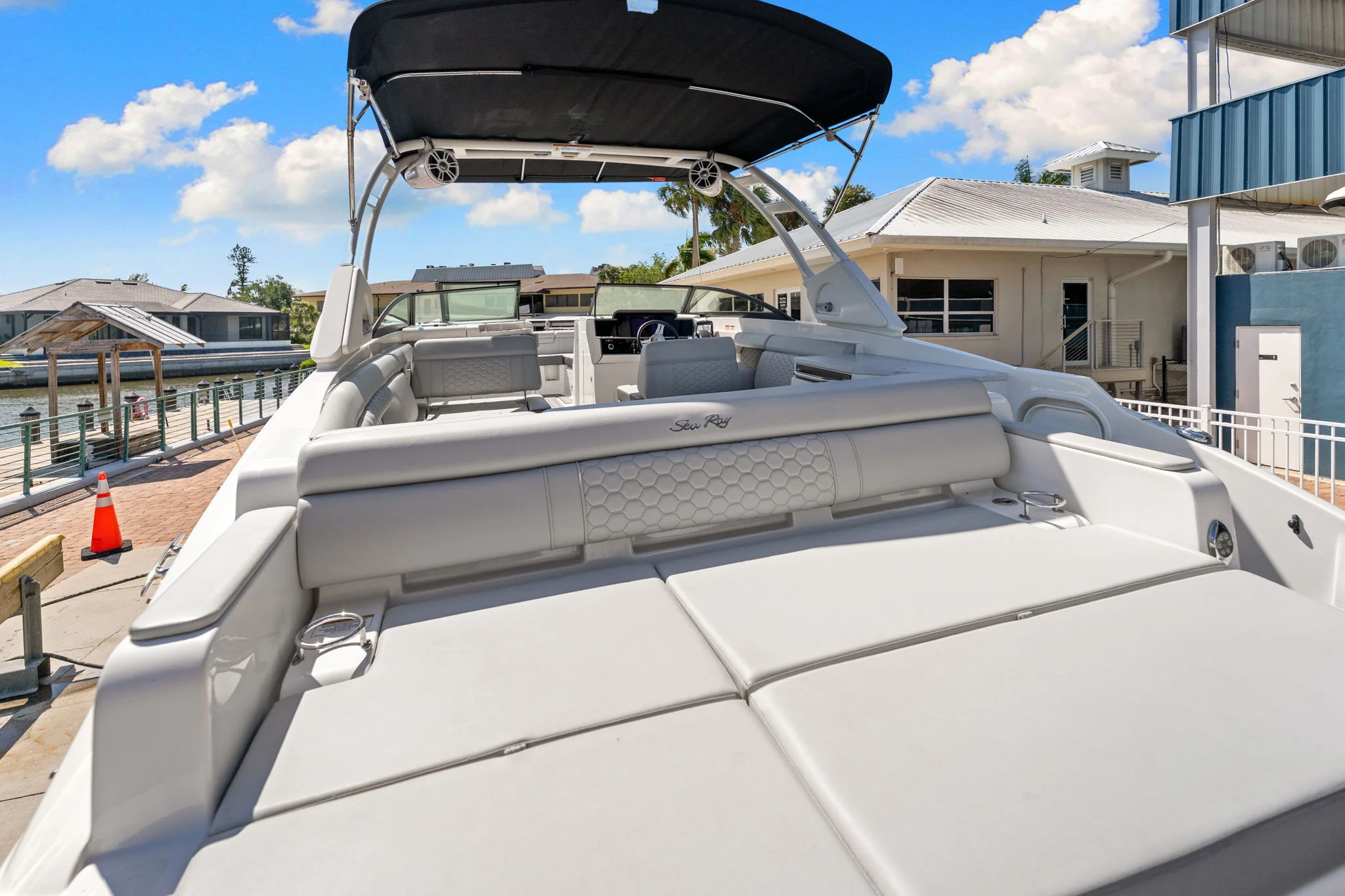 2023 Sea Ray 290 SDX OB Image Thumbnail #39