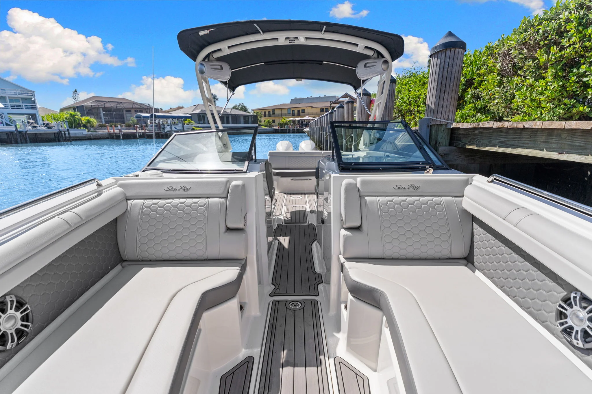 2023 Sea Ray 290 SDX OB Image Thumbnail #12