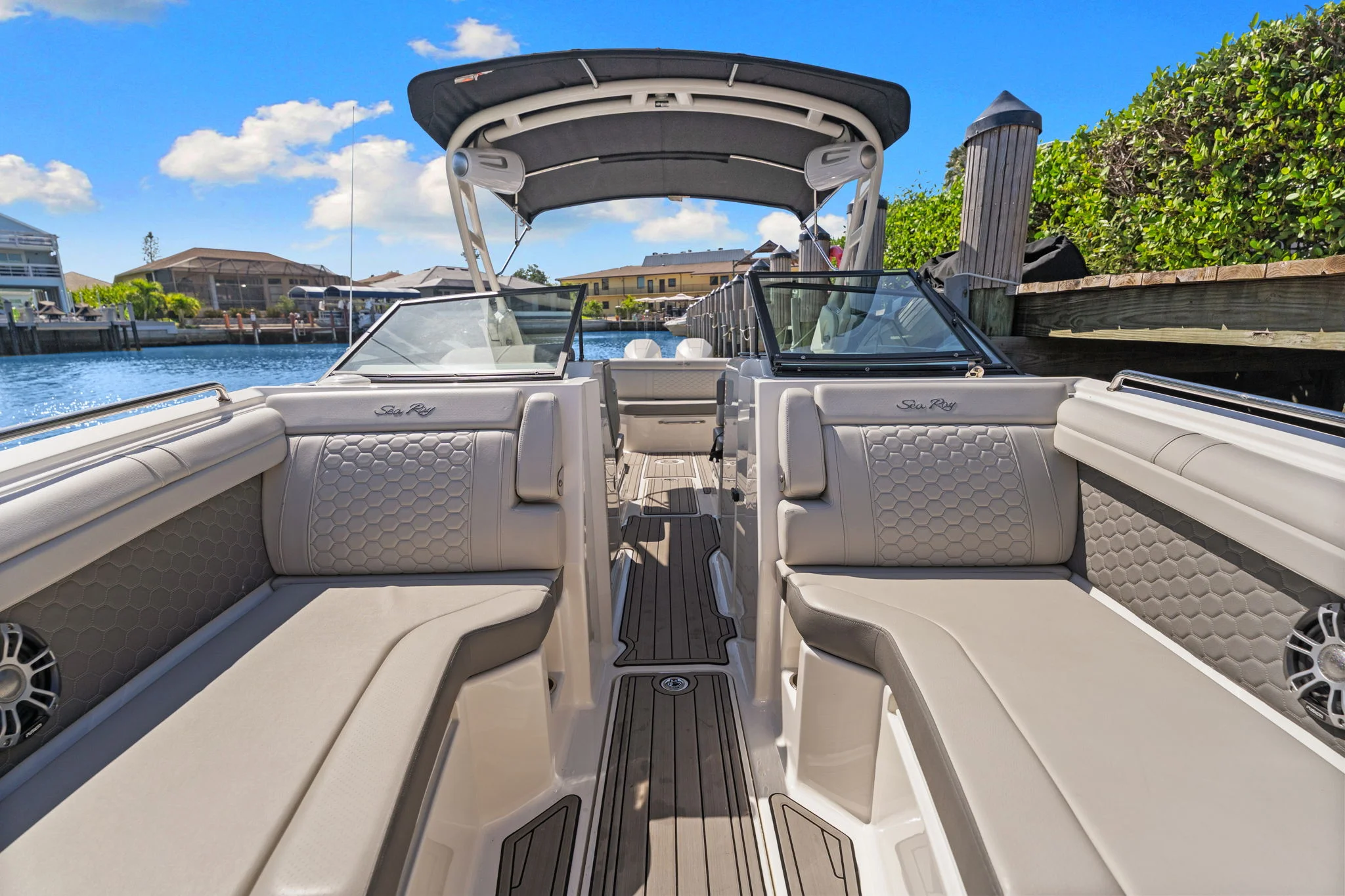 2023 Sea Ray 290 SDX OB Image Thumbnail #10