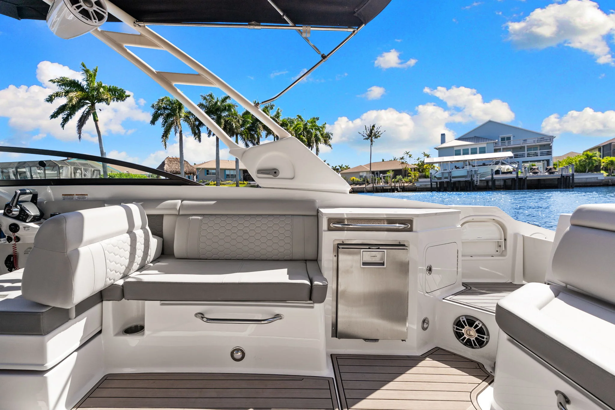 2023 Sea Ray 290 SDX OB Image Thumbnail #36