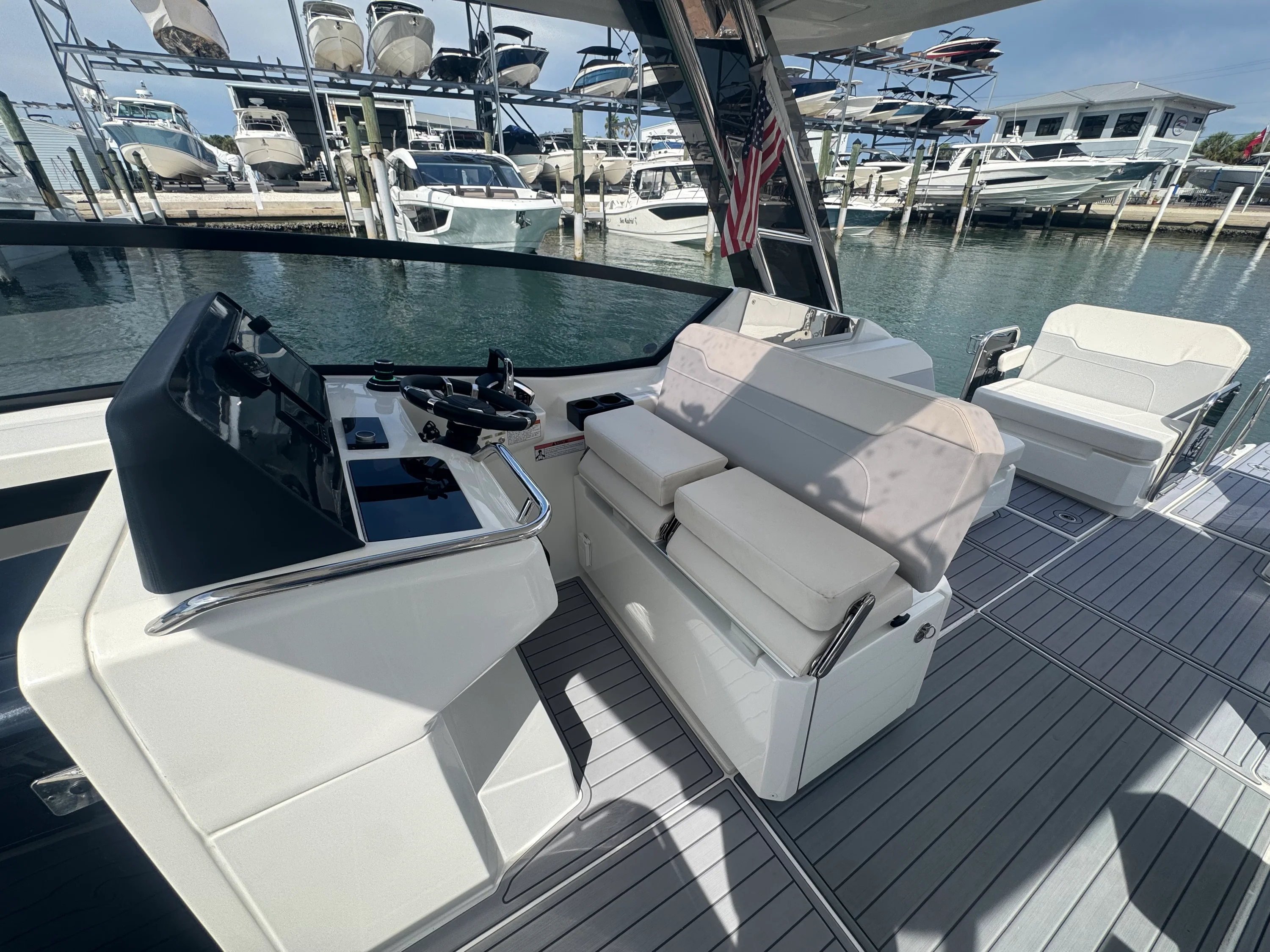 2024 Aquila 32 SPORT Image Thumbnail #17