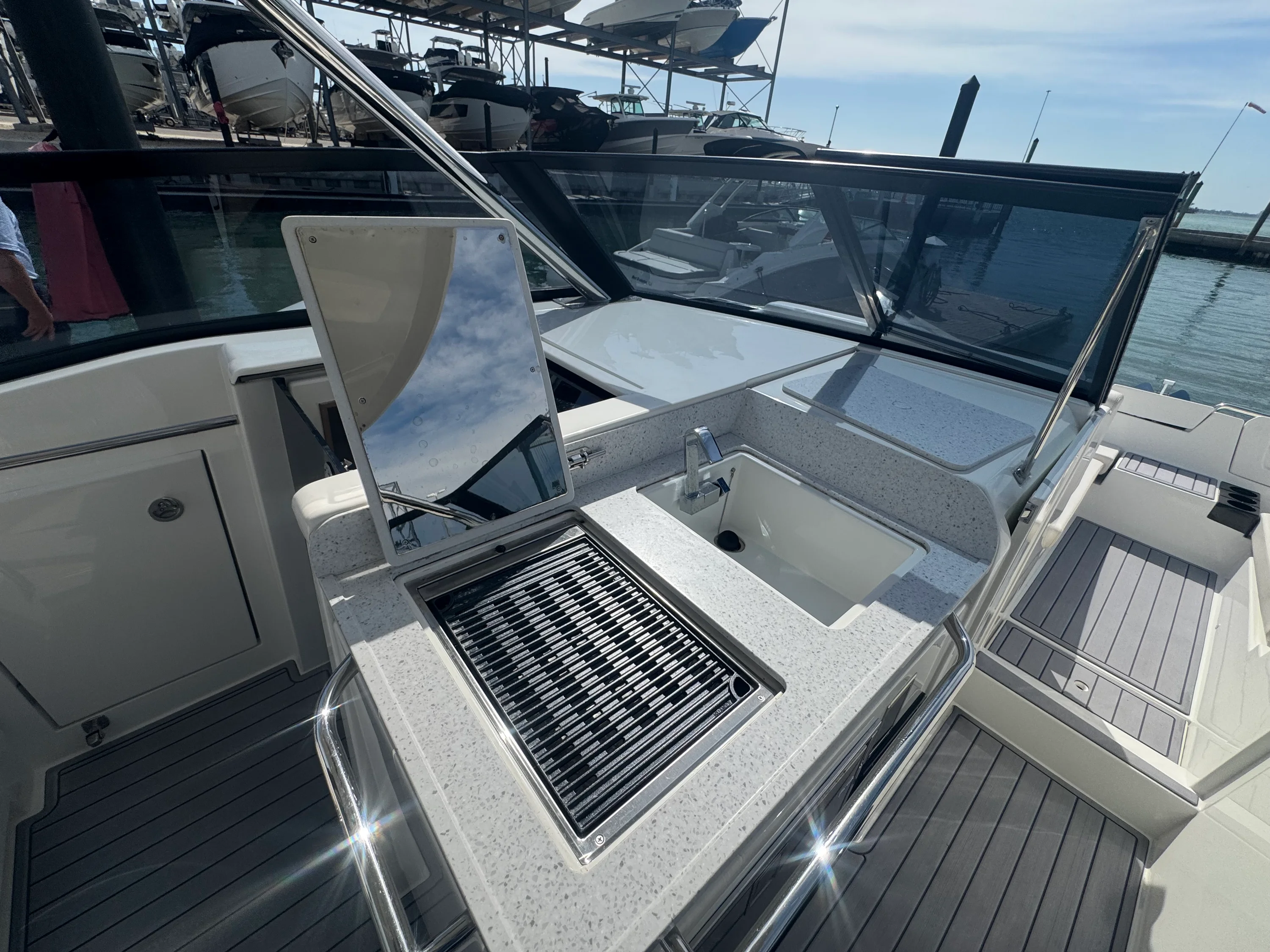 2024 Aquila 32 SPORT Image Thumbnail #16
