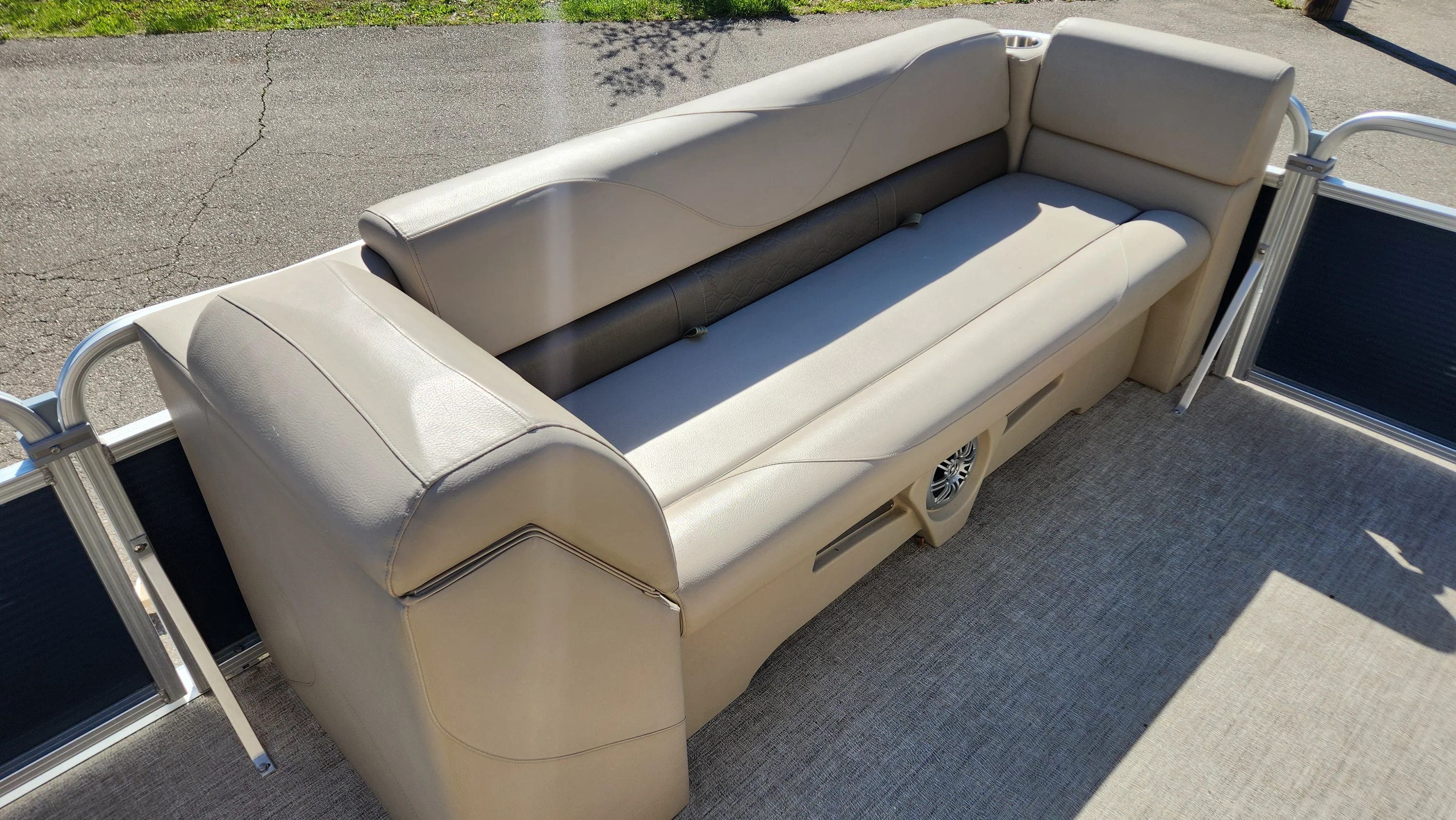 2020 Tahoe 228 SPORT Image Thumbnail #23