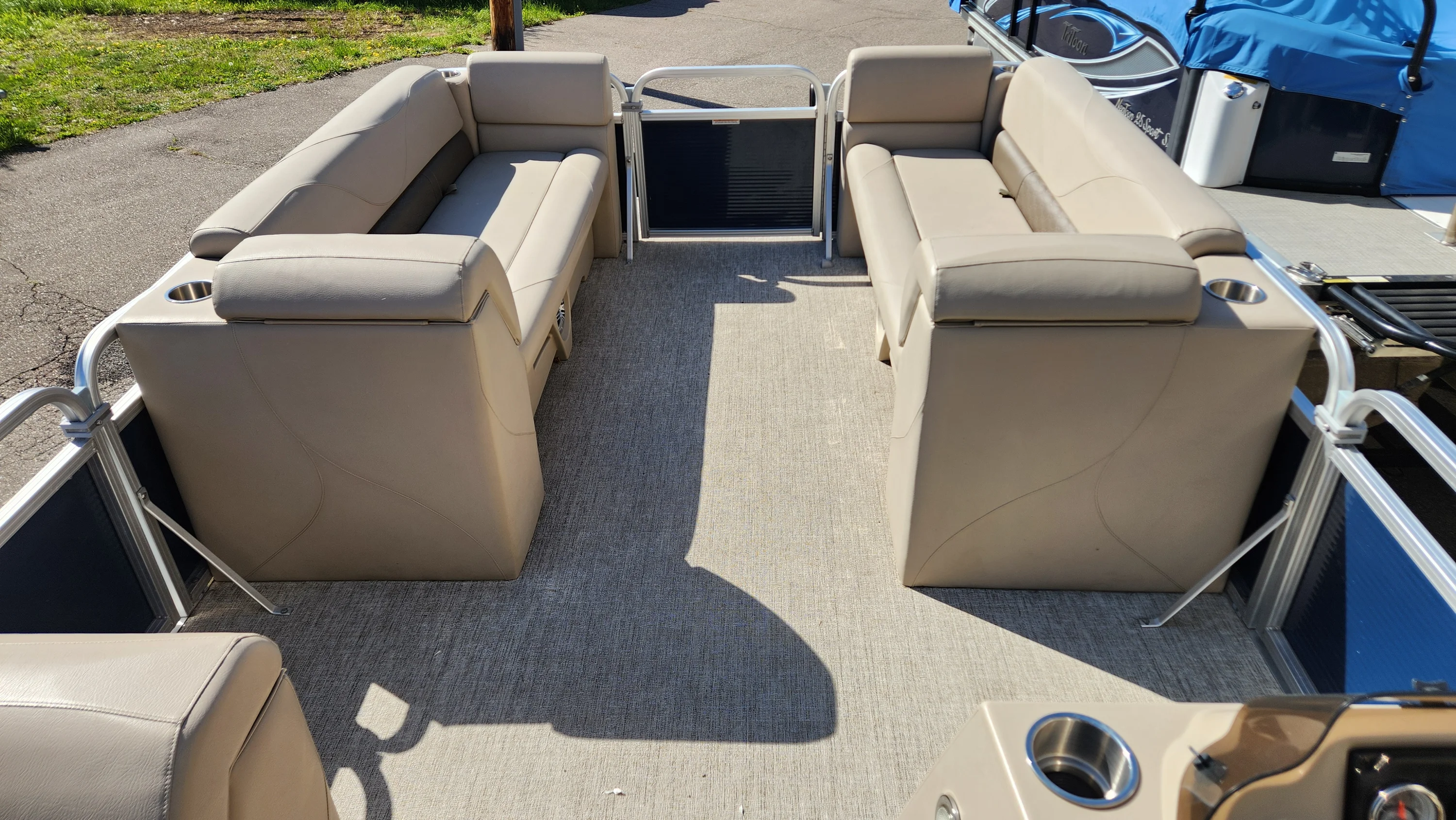 2020 Tahoe 228 SPORT Image Thumbnail #12