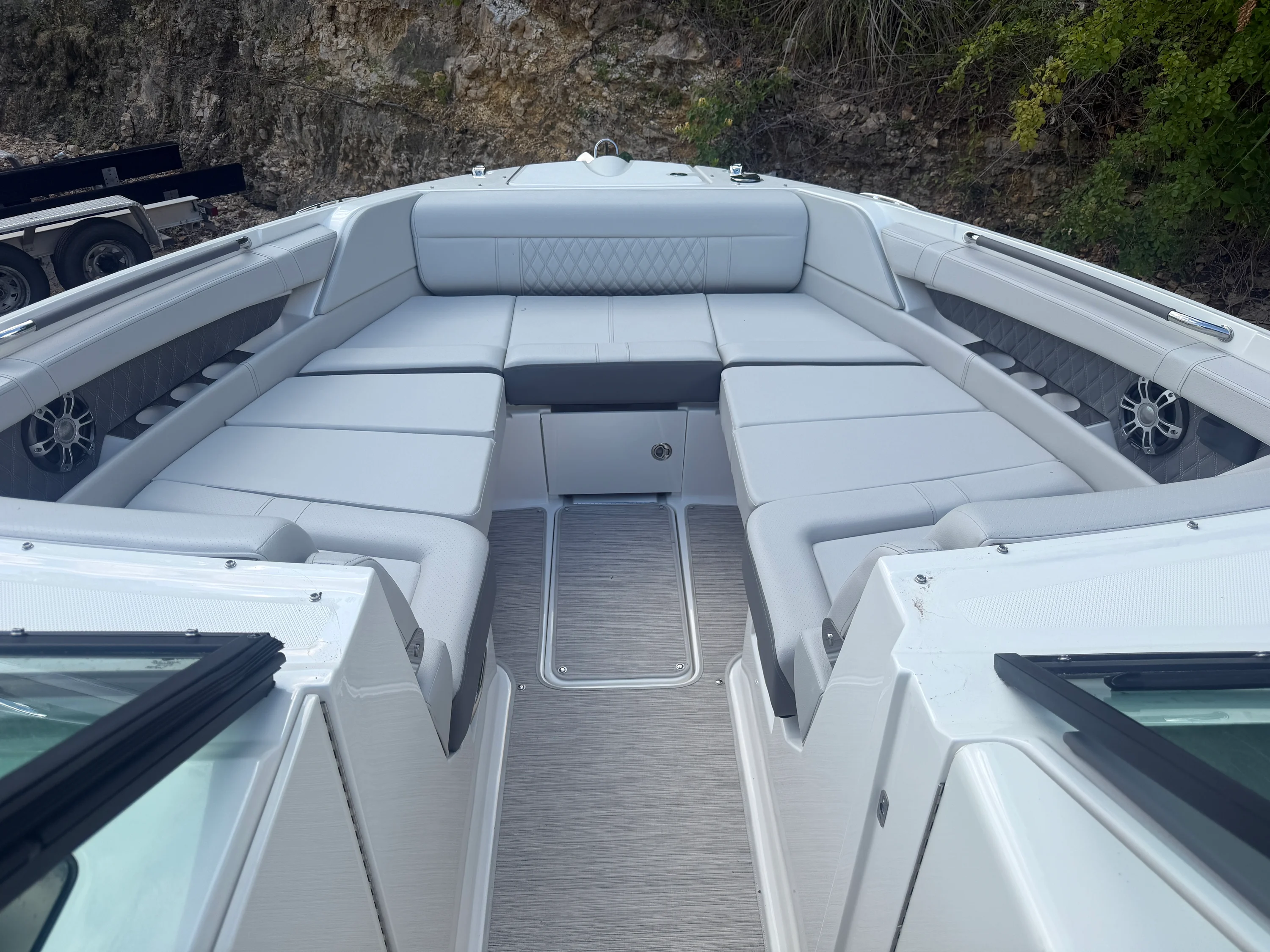 2025 Sea Ray SLX 350 Image Thumbnail #22
