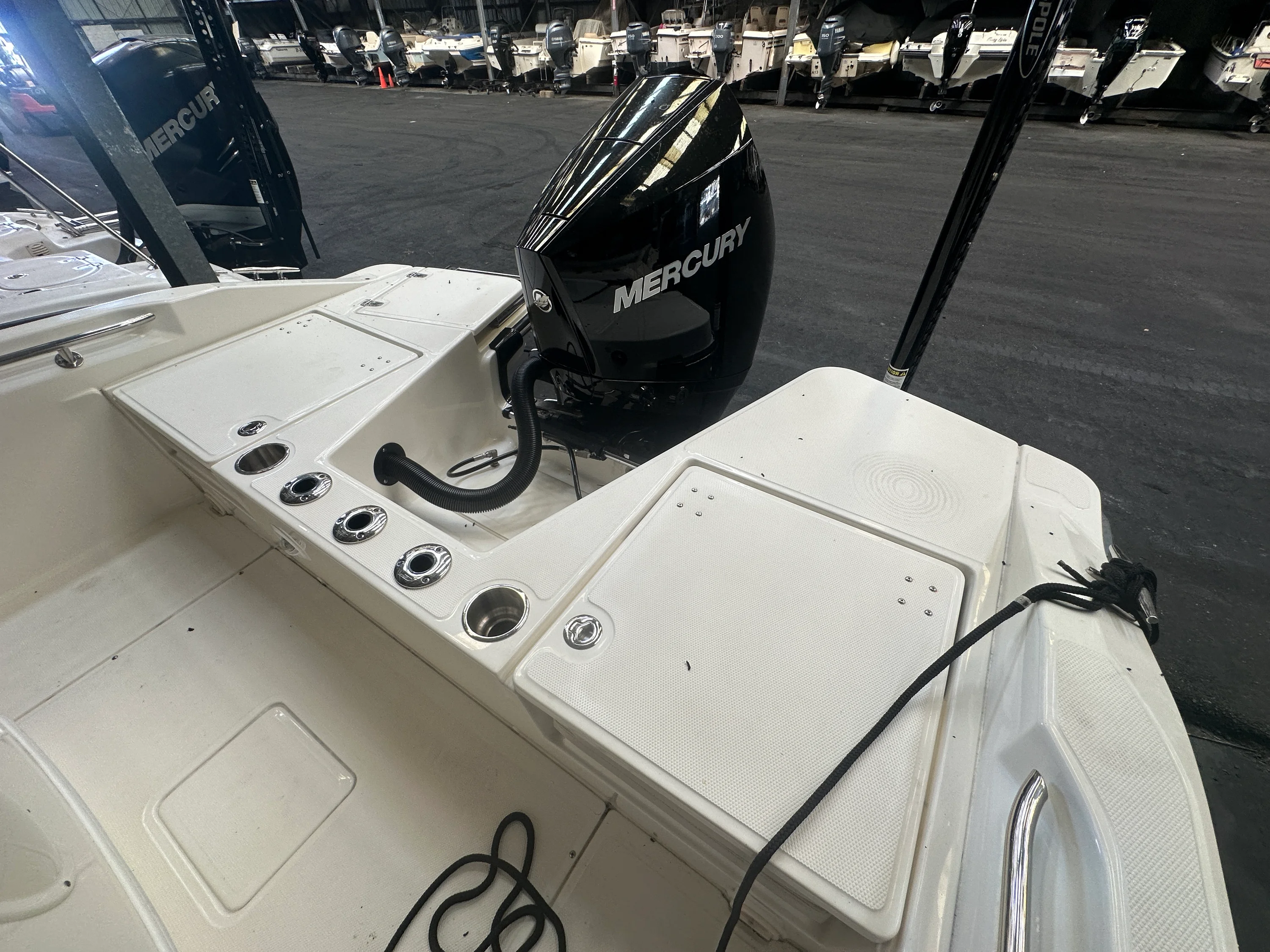 2023 Boston Whaler 220 DAUNTLESS Image Thumbnail #16