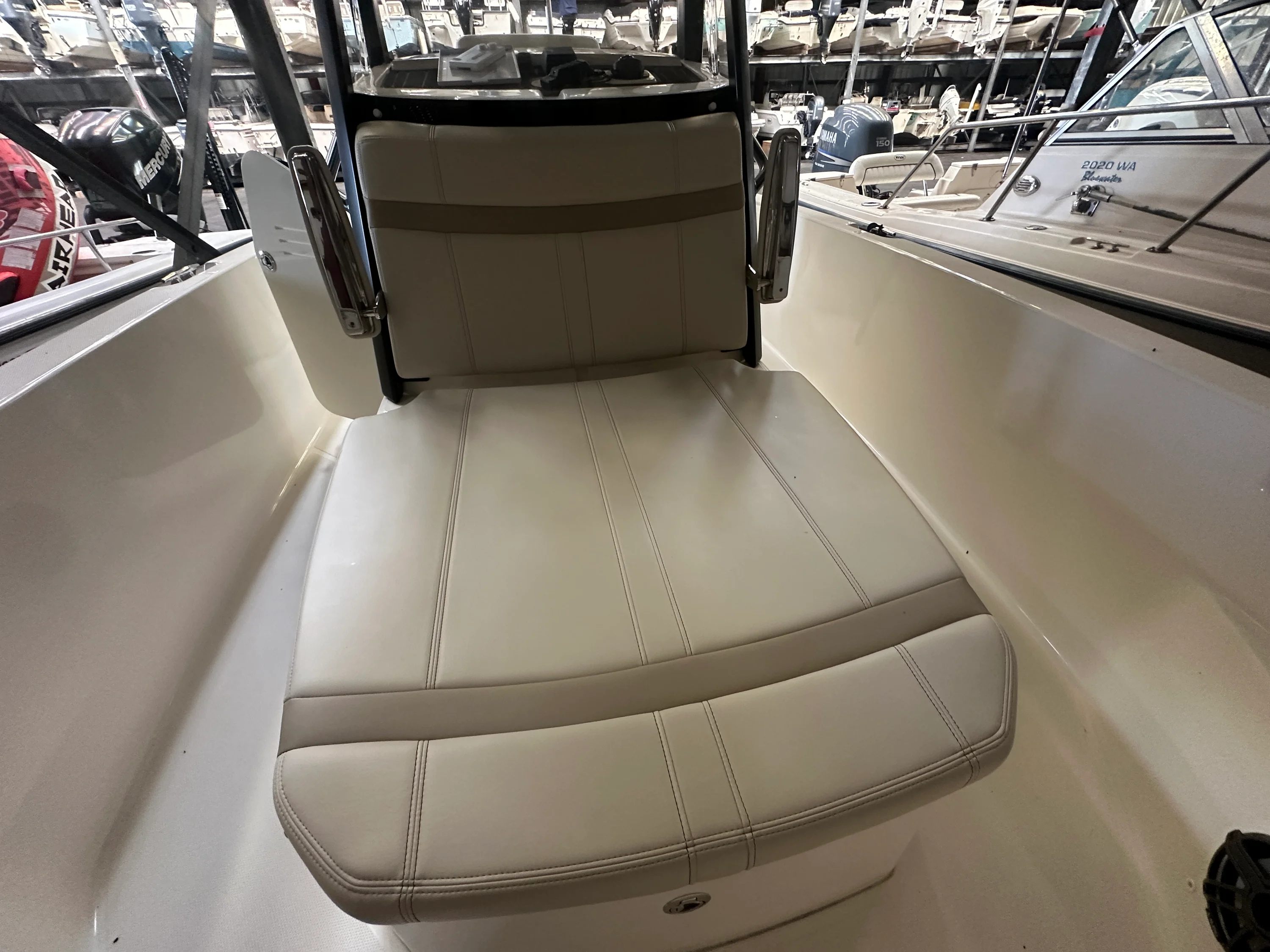 2023 Boston Whaler 220 DAUNTLESS Image Thumbnail #13