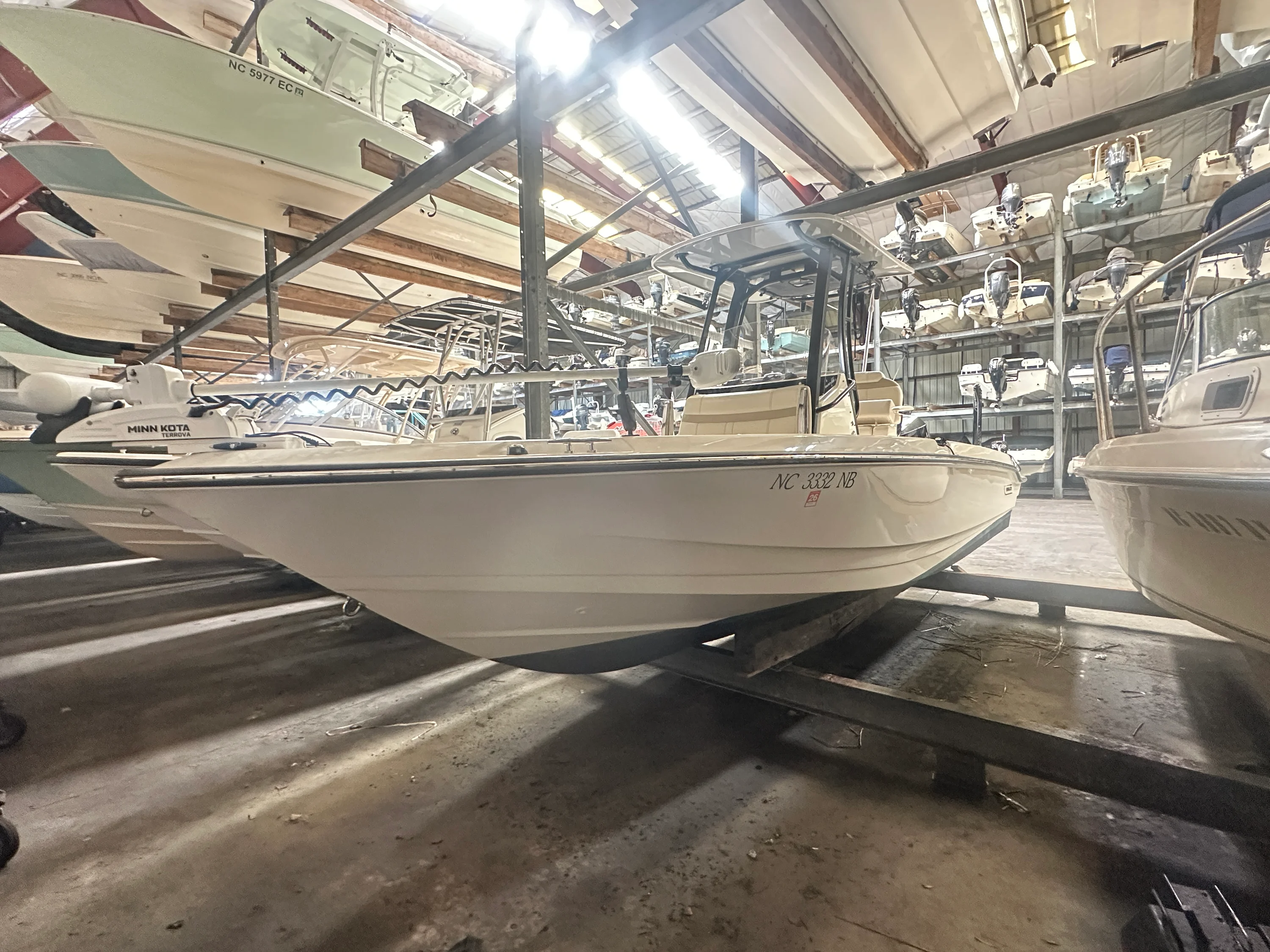 2023 Boston Whaler 220 DAUNTLESS Image Thumbnail #0