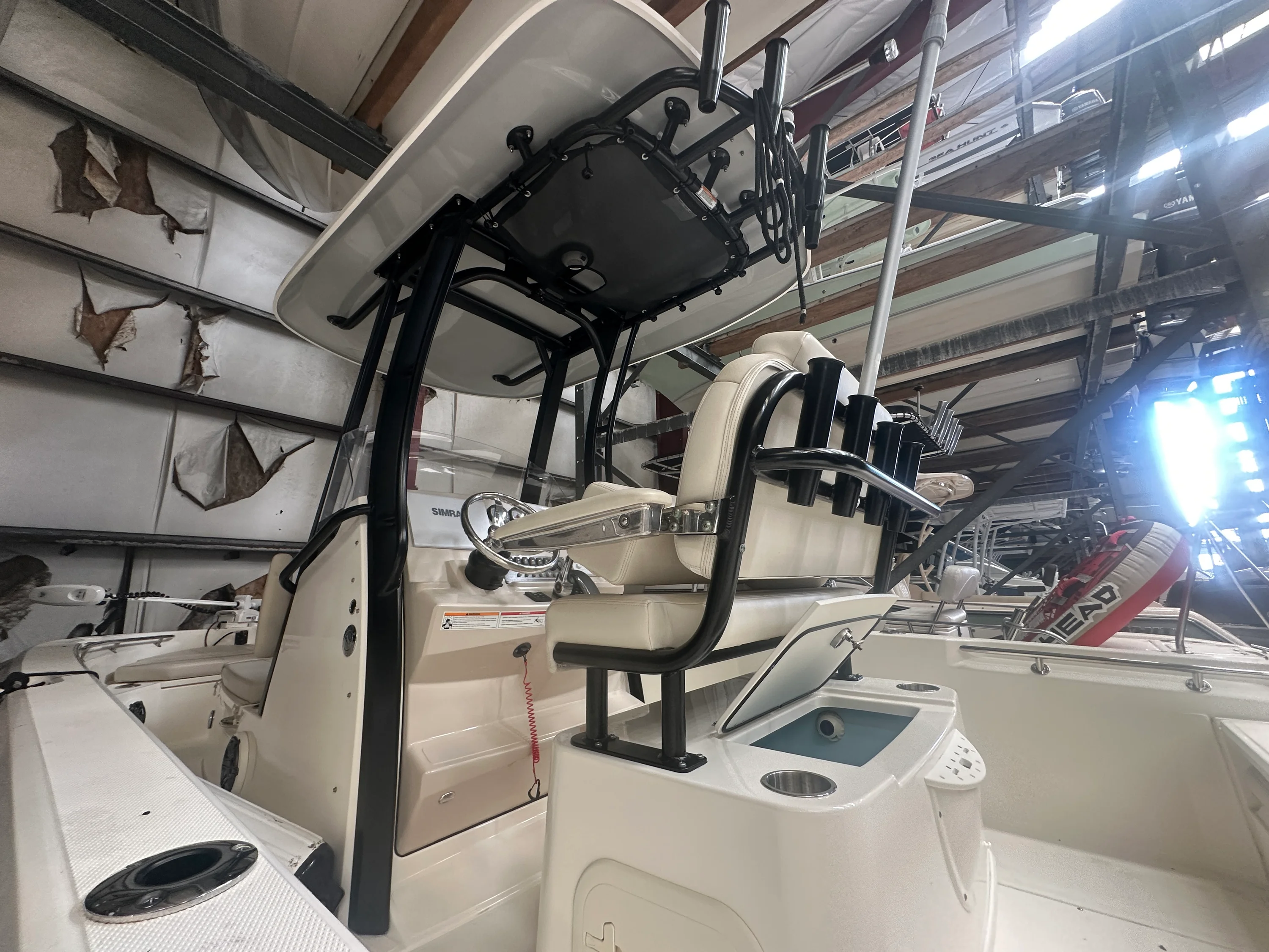 2023 Boston Whaler 220 DAUNTLESS Image Thumbnail #20