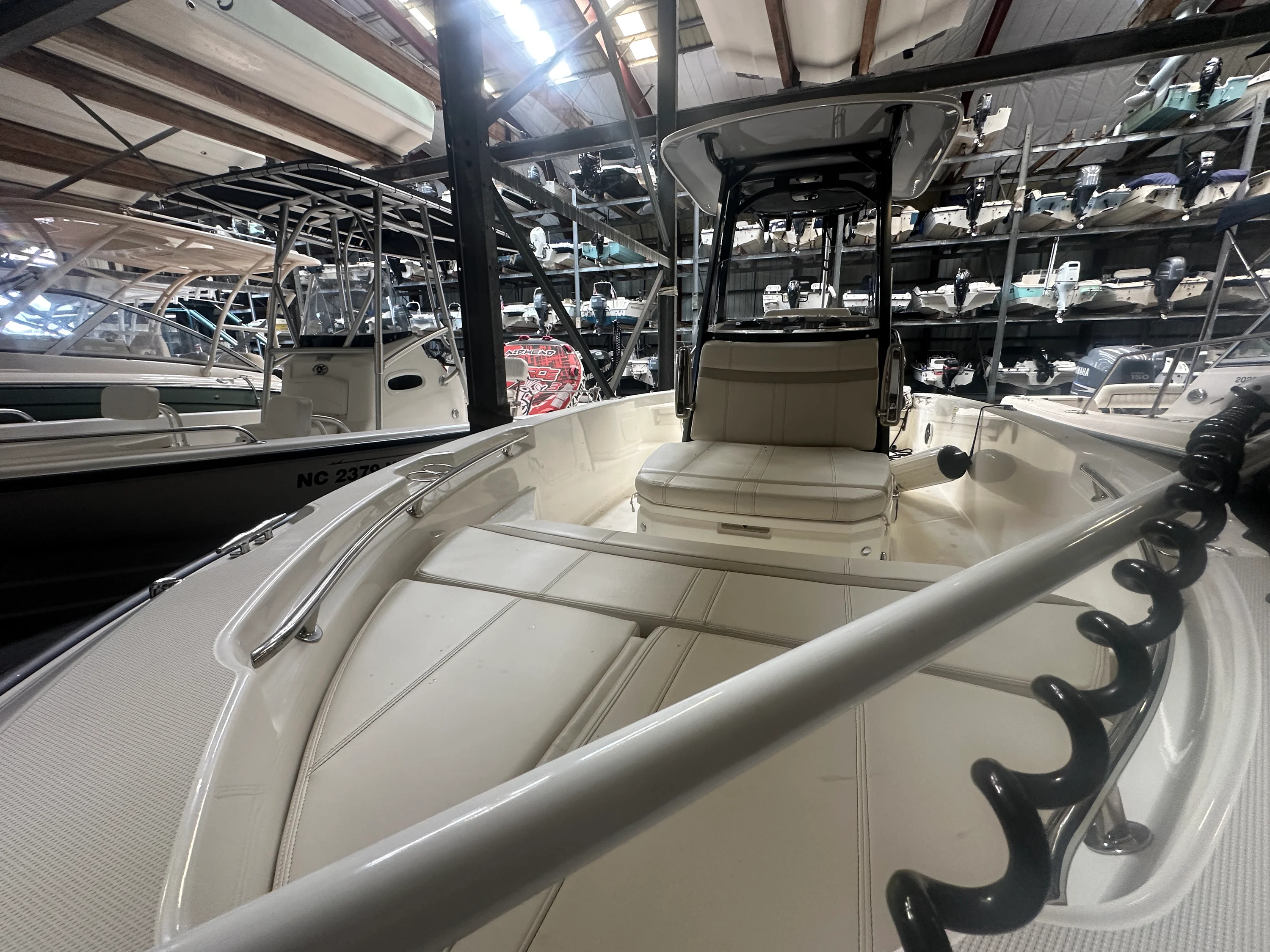 2023 Boston Whaler 220 DAUNTLESS Image Thumbnail #18