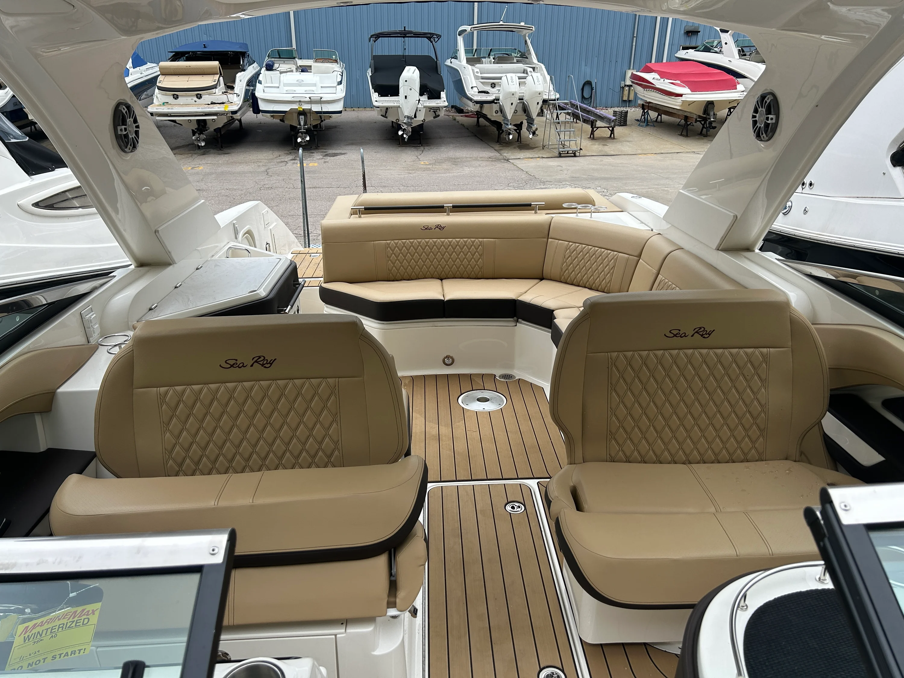 2024 Sea Ray 310 SLX Image Thumbnail #8