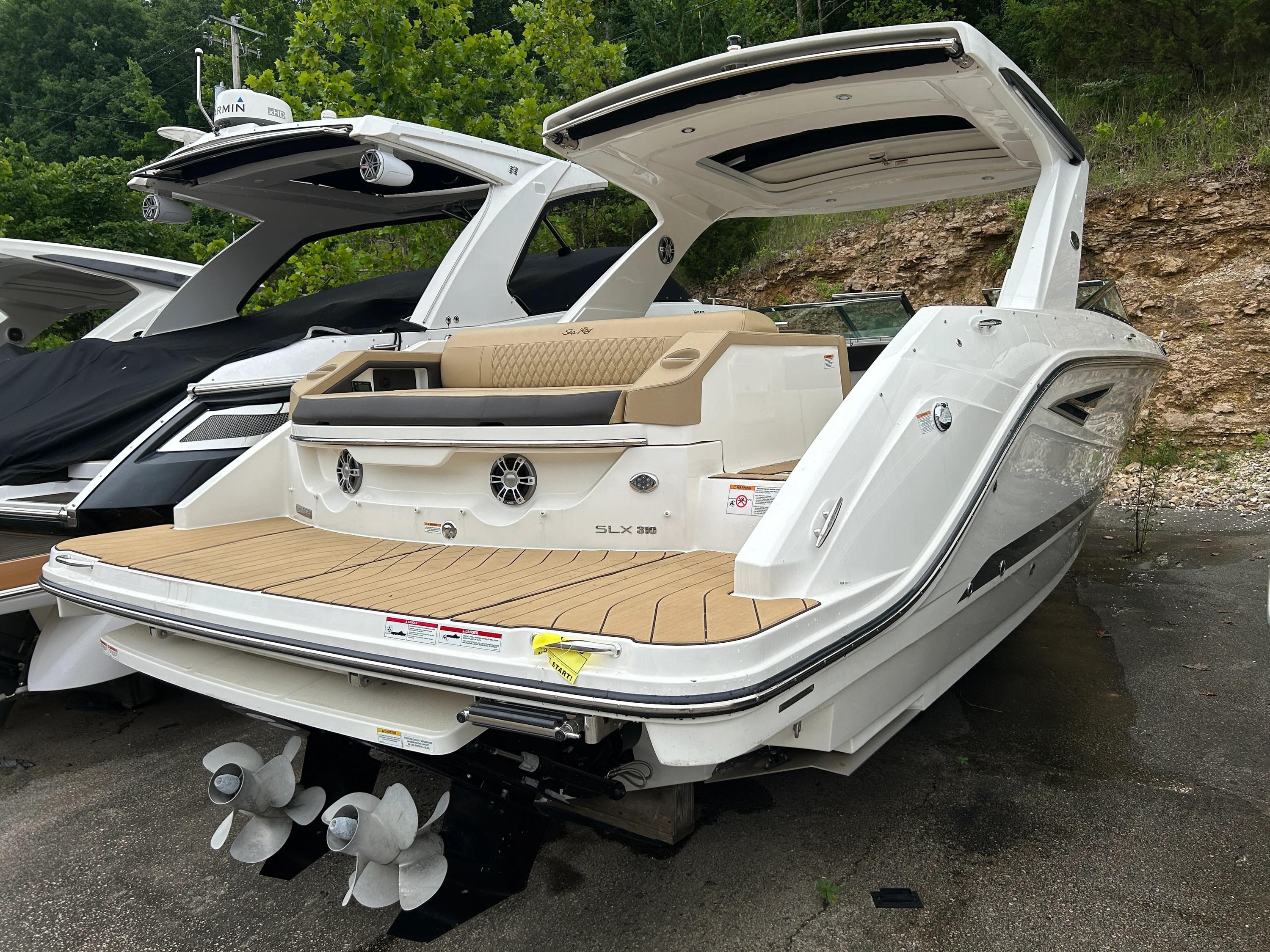 2024 Sea Ray 310 SLX Image Thumbnail #2