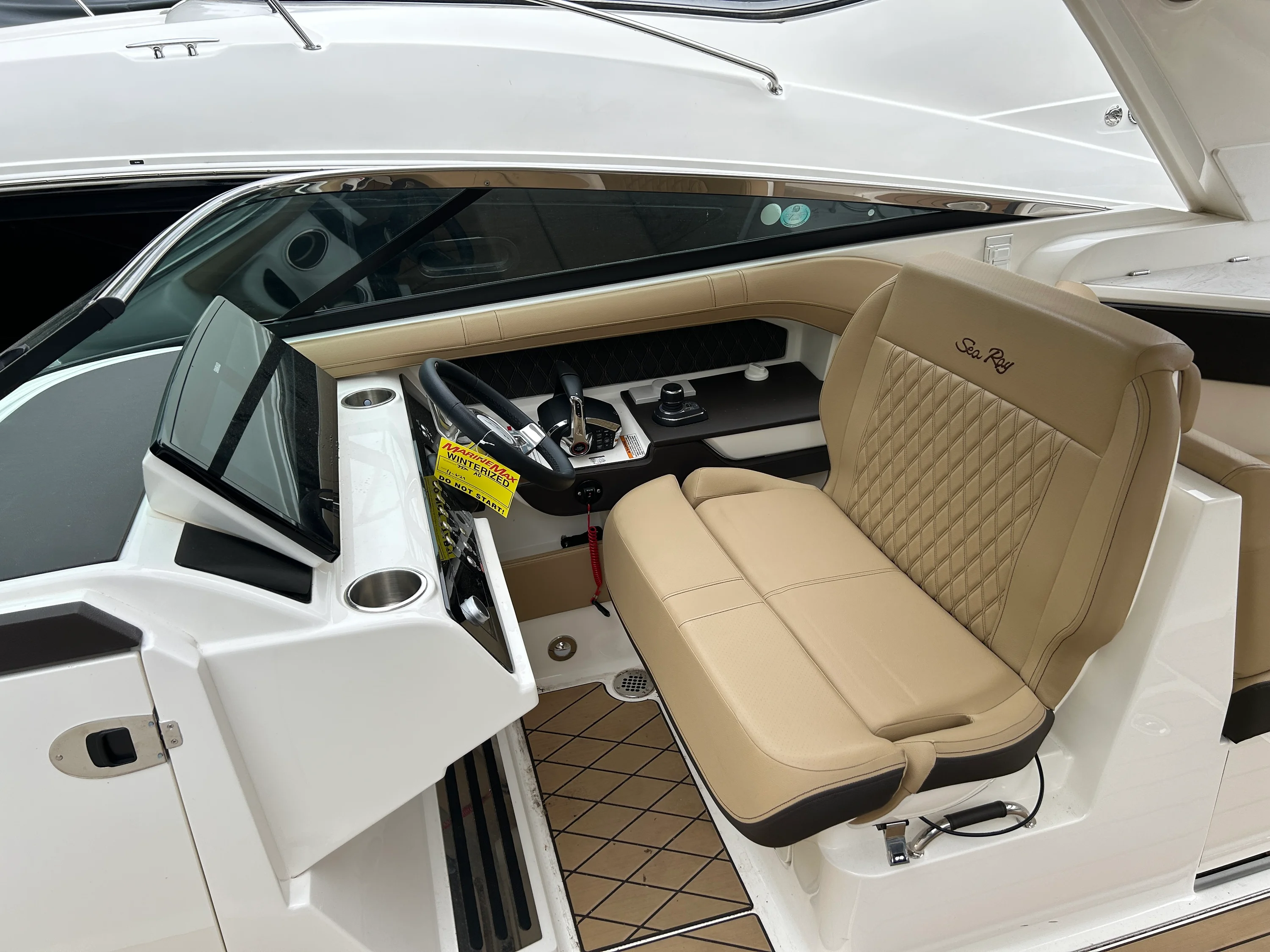 2024 Sea Ray 310 SLX Image Thumbnail #4