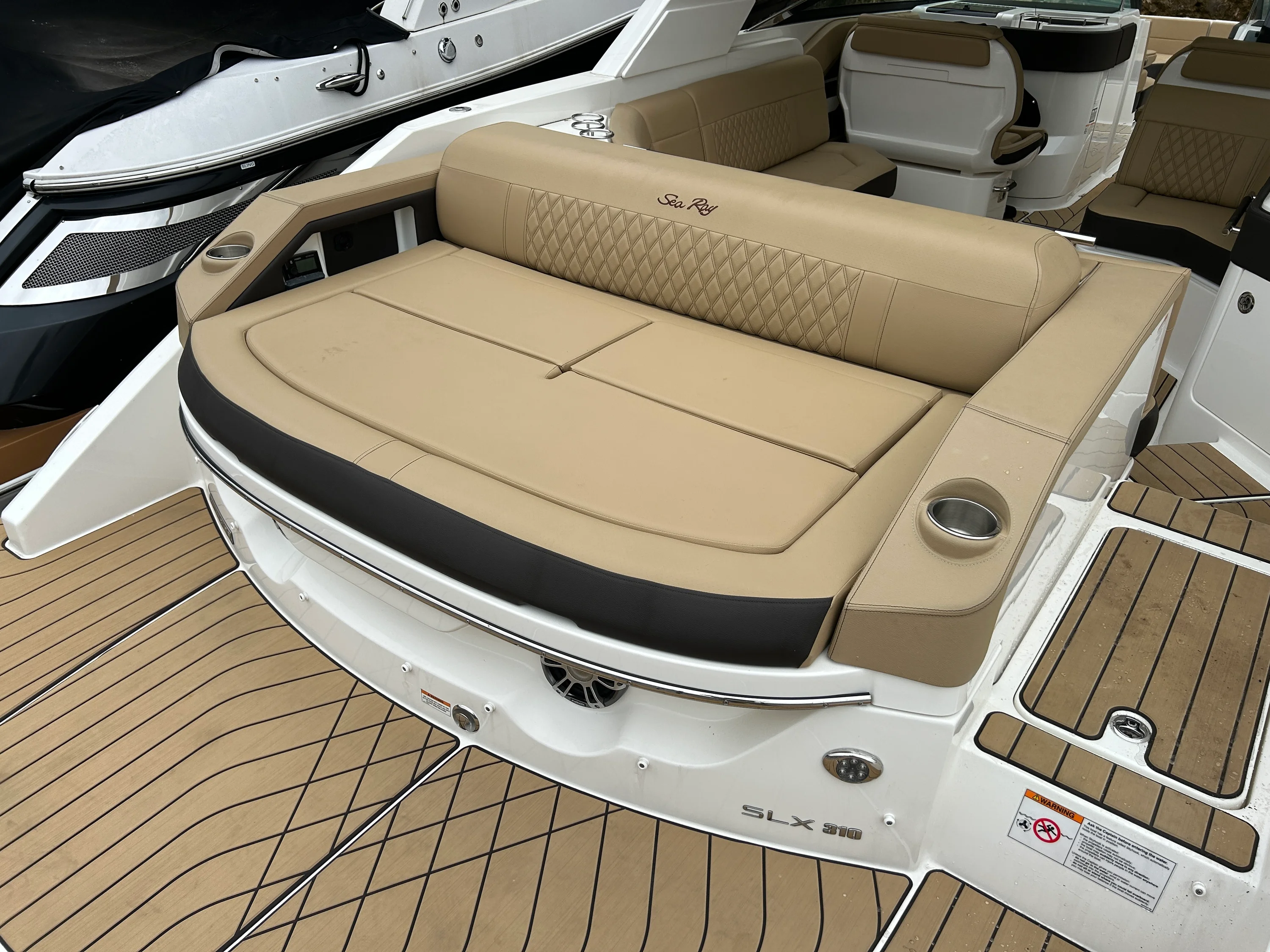 2024 Sea Ray 310 SLX Image Thumbnail #11