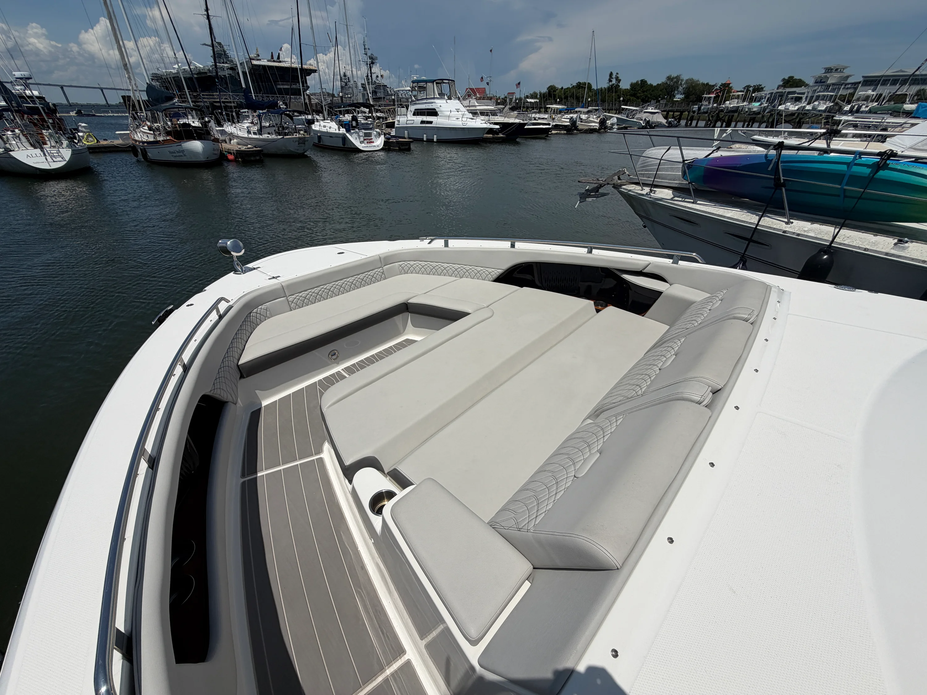 2023 Sea Ray 370 Sundancer Image Thumbnail #15