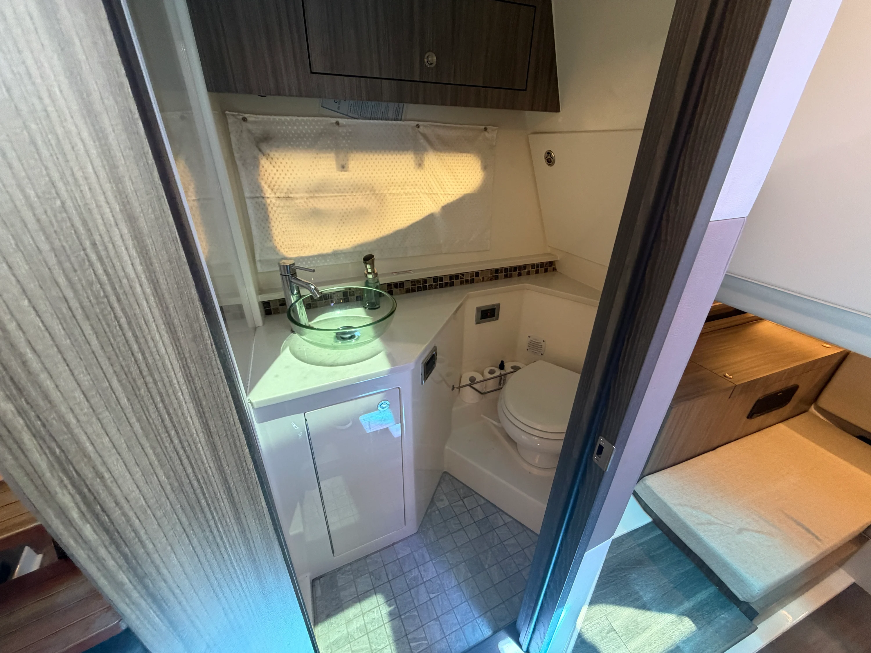 2023 Sea Ray 370 Sundancer Image Thumbnail #26
