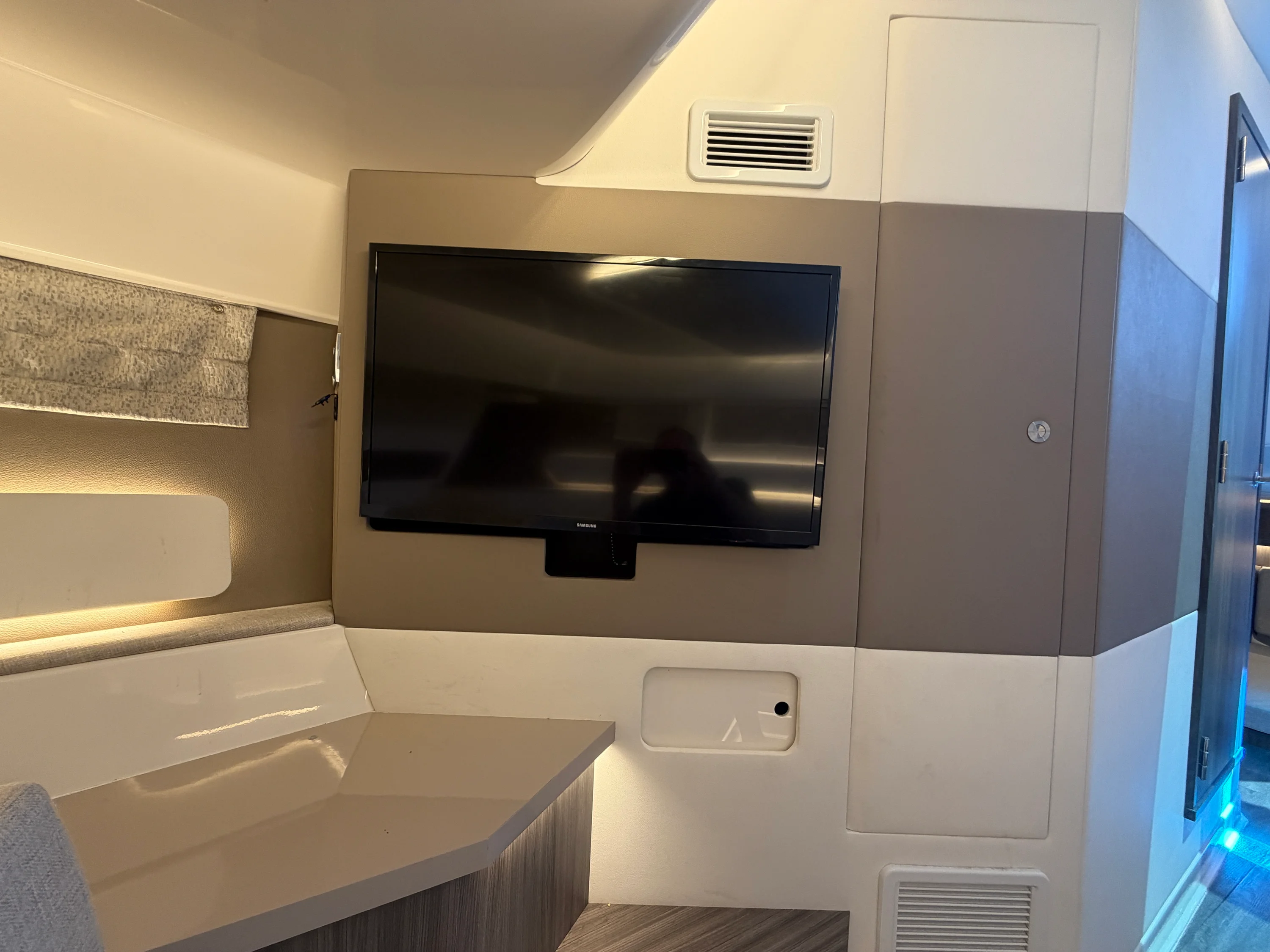 2023 Sea Ray 370 Sundancer Image Thumbnail #21