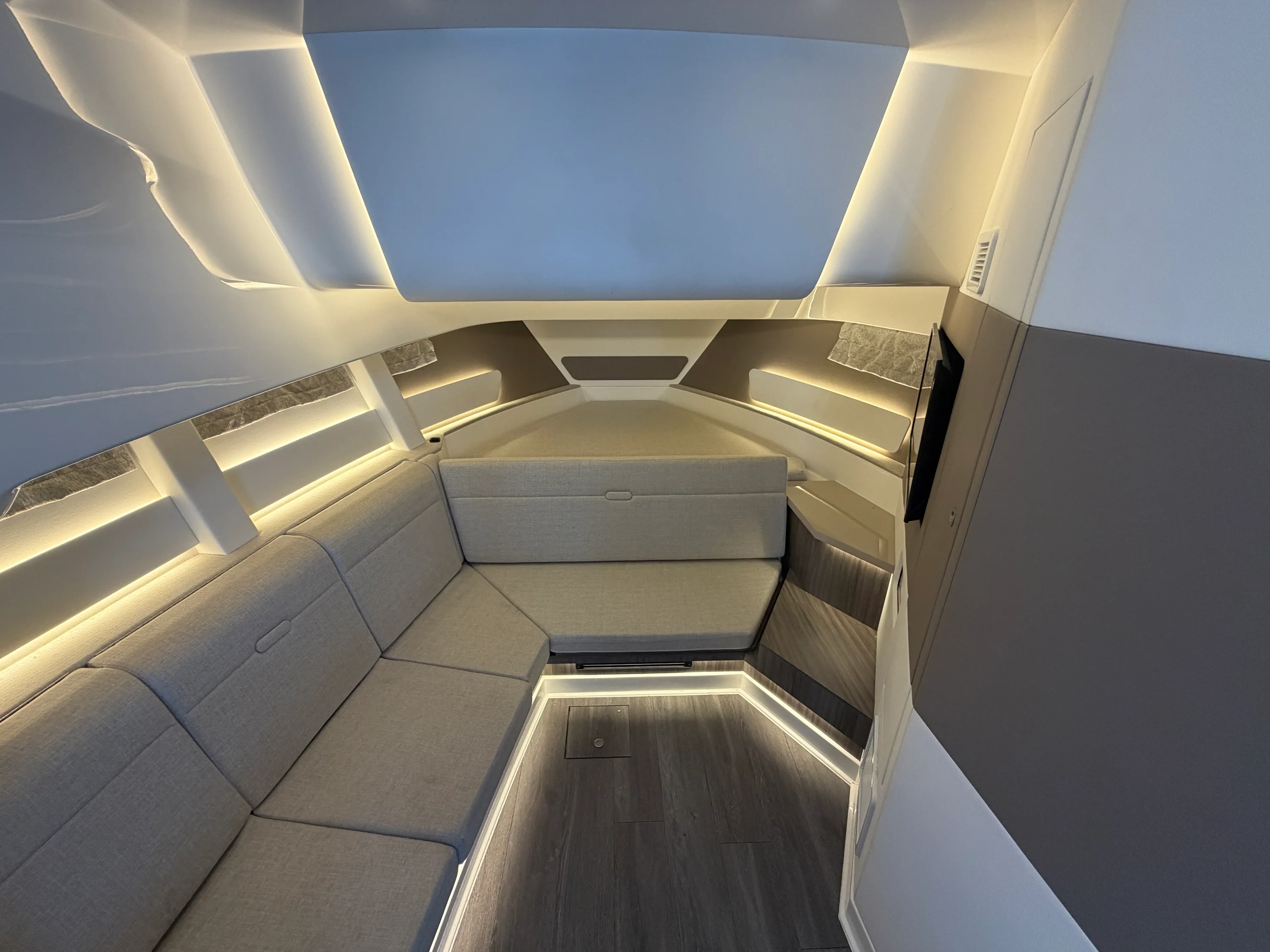 2023 Sea Ray 370 Sundancer Image Thumbnail #18